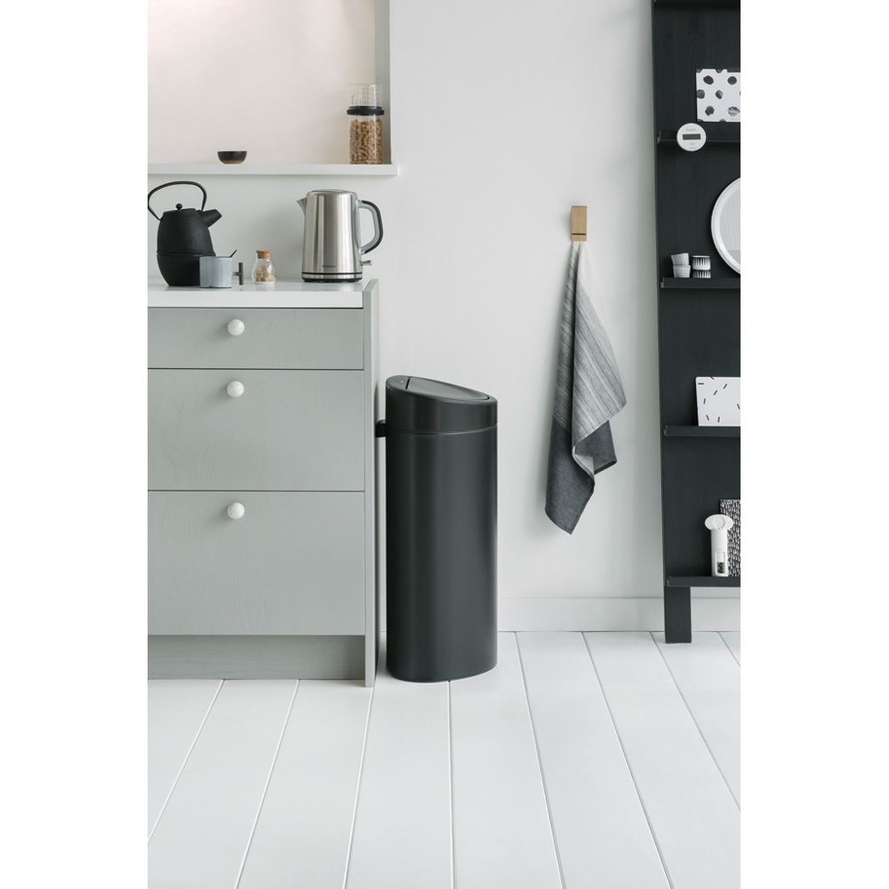 Brabantia Touch Bin New kosz na śmieci 40 l czarny mat 114946