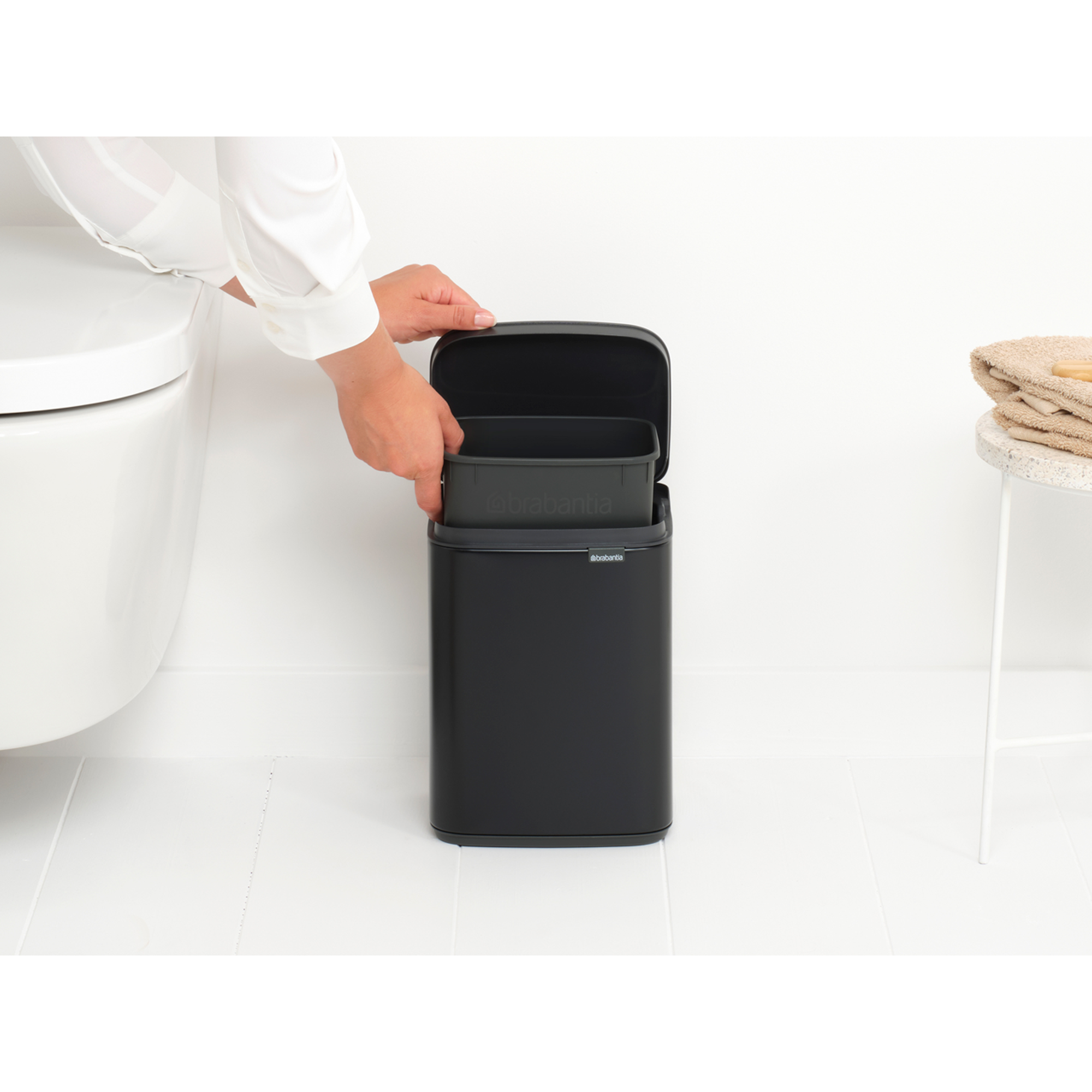 Brabantia Bo kosz na śmieci 4 l czarny mat 222481 - Wysyłka w 24h