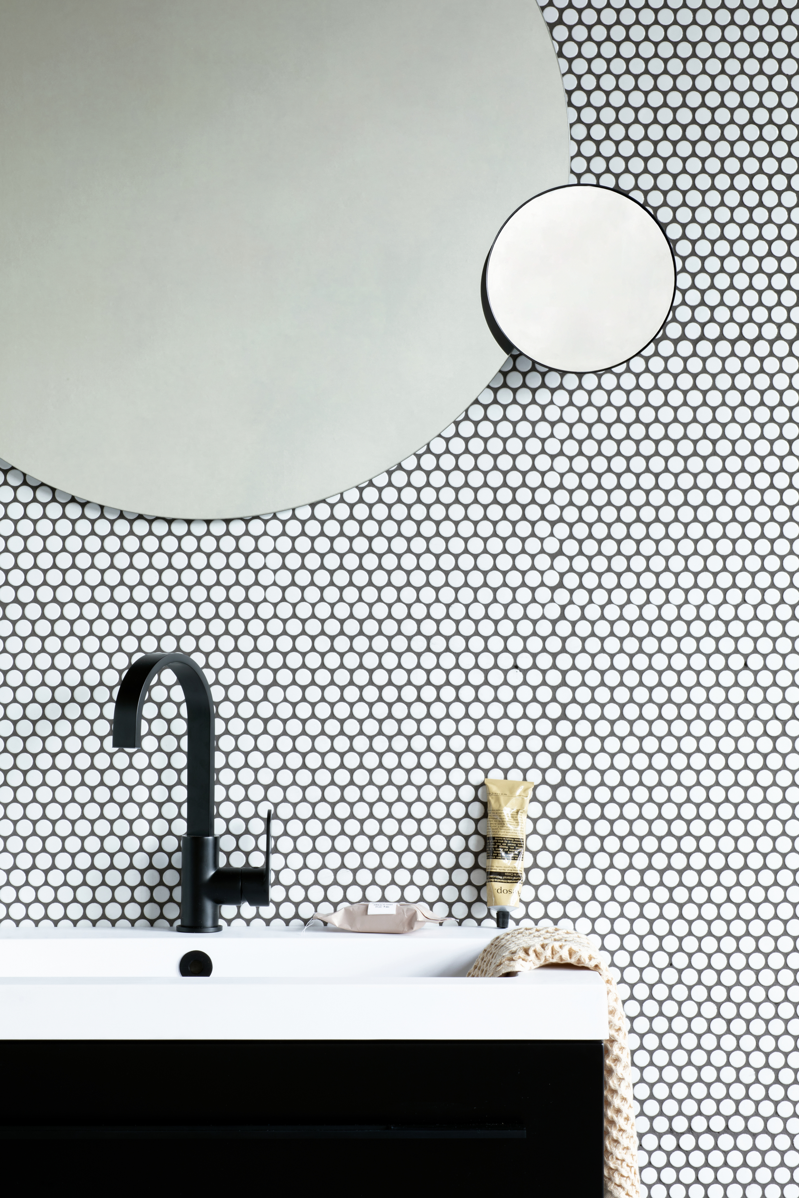 Brabantia MindSet lusterko kosmetyczne 20,4x20,4 cm okrągłe grafit 303449 - Wysyłka w 24h