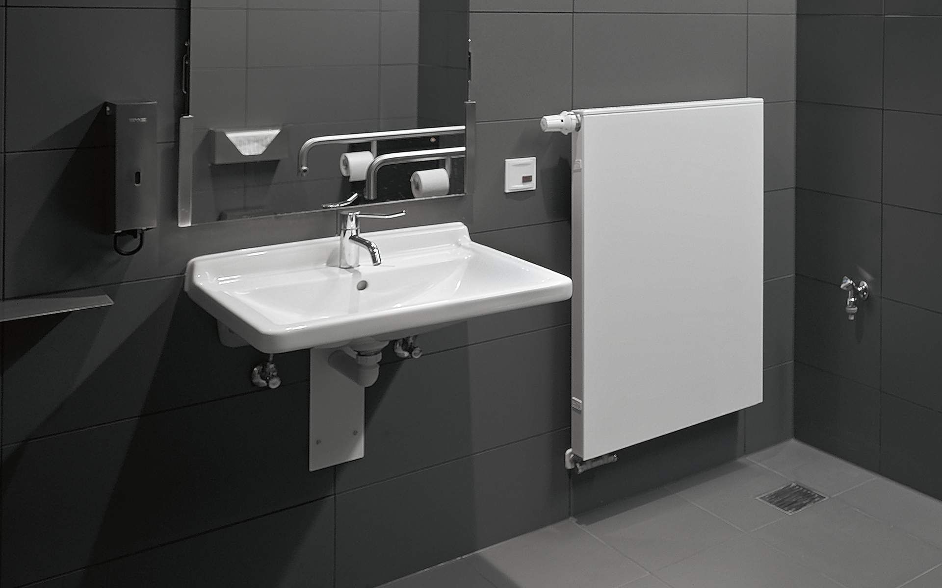 Duravit Starck 3 umywalka 70x54,5 cm prostokątna ścienna dla niepełnosprawnych biała 03097000001