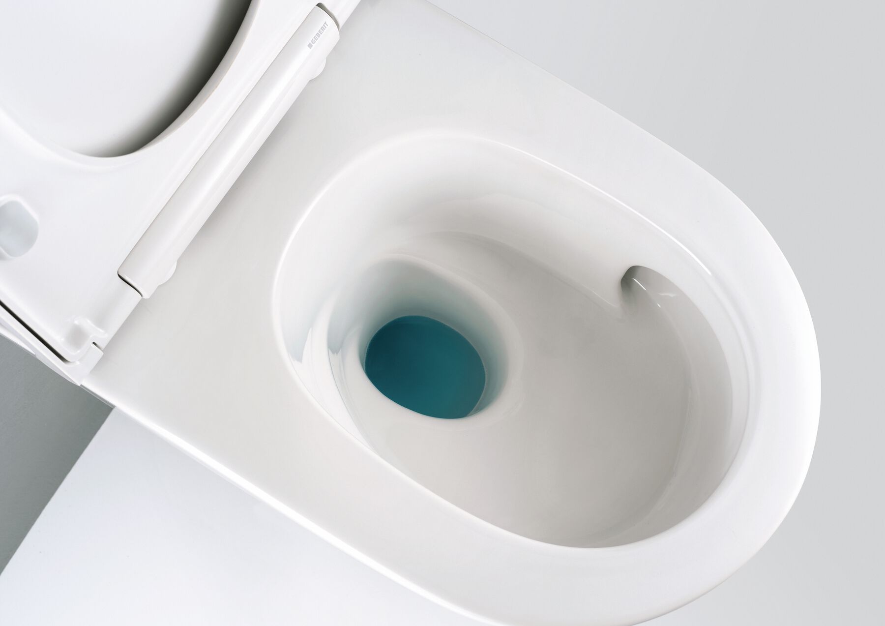 Geberit One miska WC wisząca bez kołnierza spłukiwanie wirowe z deską wolnoopadającą biały 500.202.01.1
