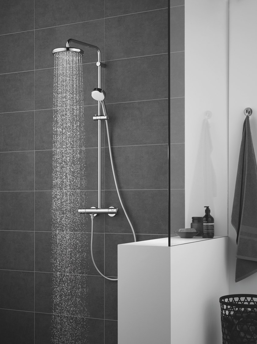 Grohe New Tempesta Cosmopolitan zestaw prysznicowy z baterią ścienną termostatyczną chrom 27922001