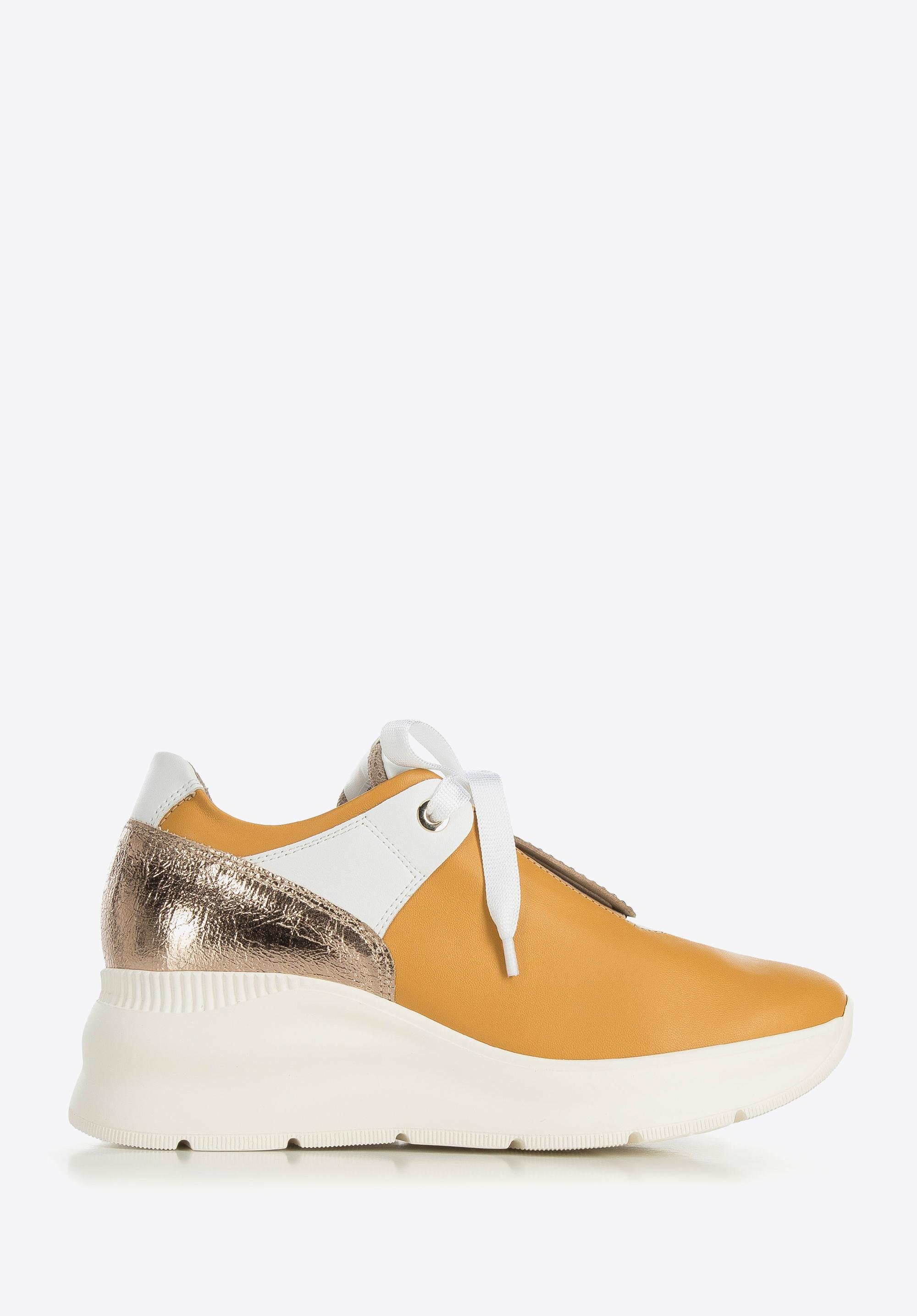 Damskie sneakersy skórzane z błyszczącymi wstawkami koniak