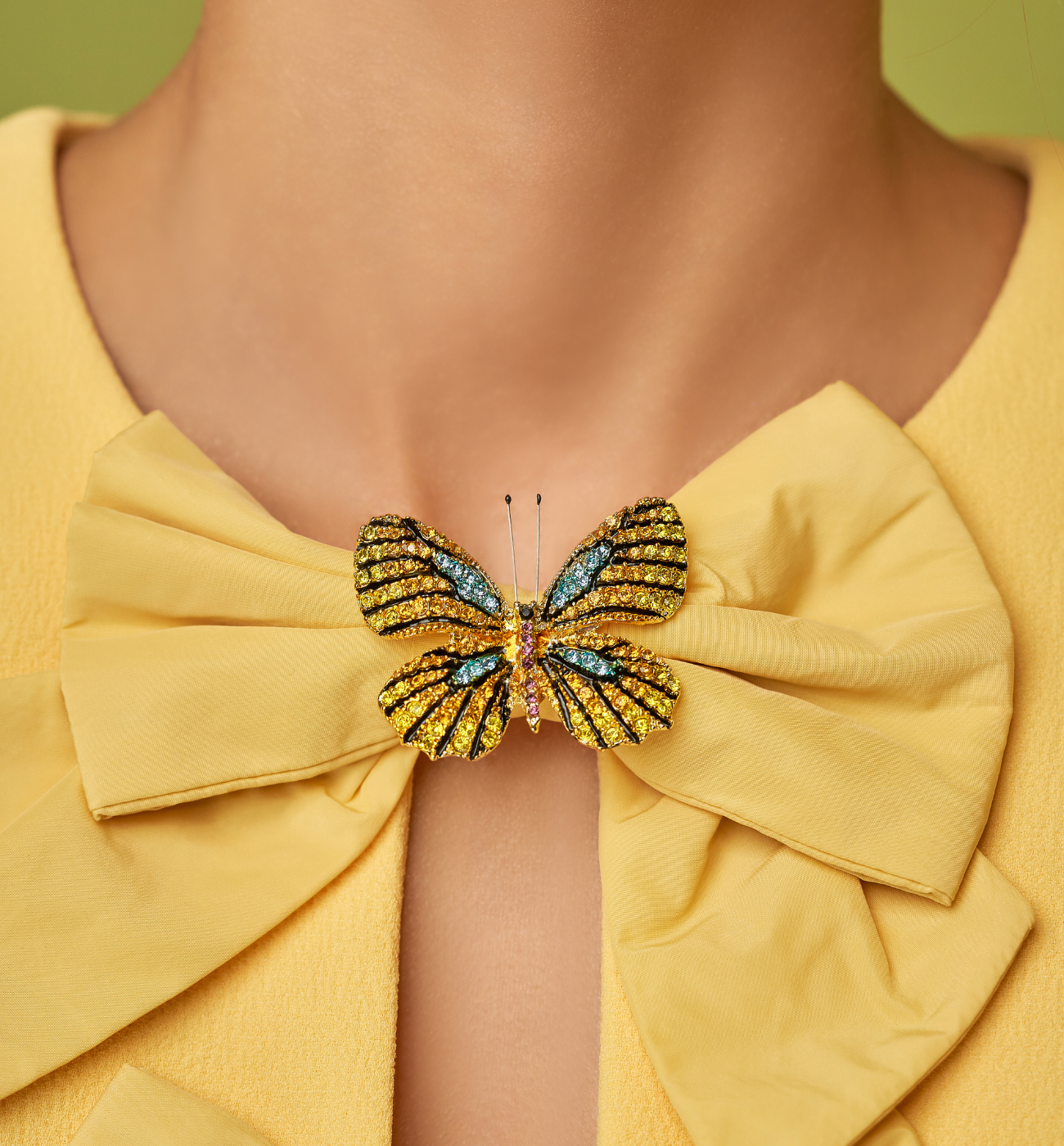 Broszka z kolorowym motylem Papillon BRPI0009 - By Dziubeka