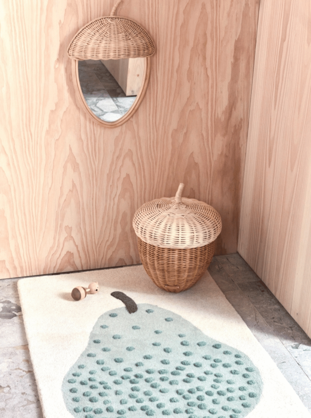 Lustro ścienne z rattanu żołądź Acorn Rattan Wall Mirror OYOY
