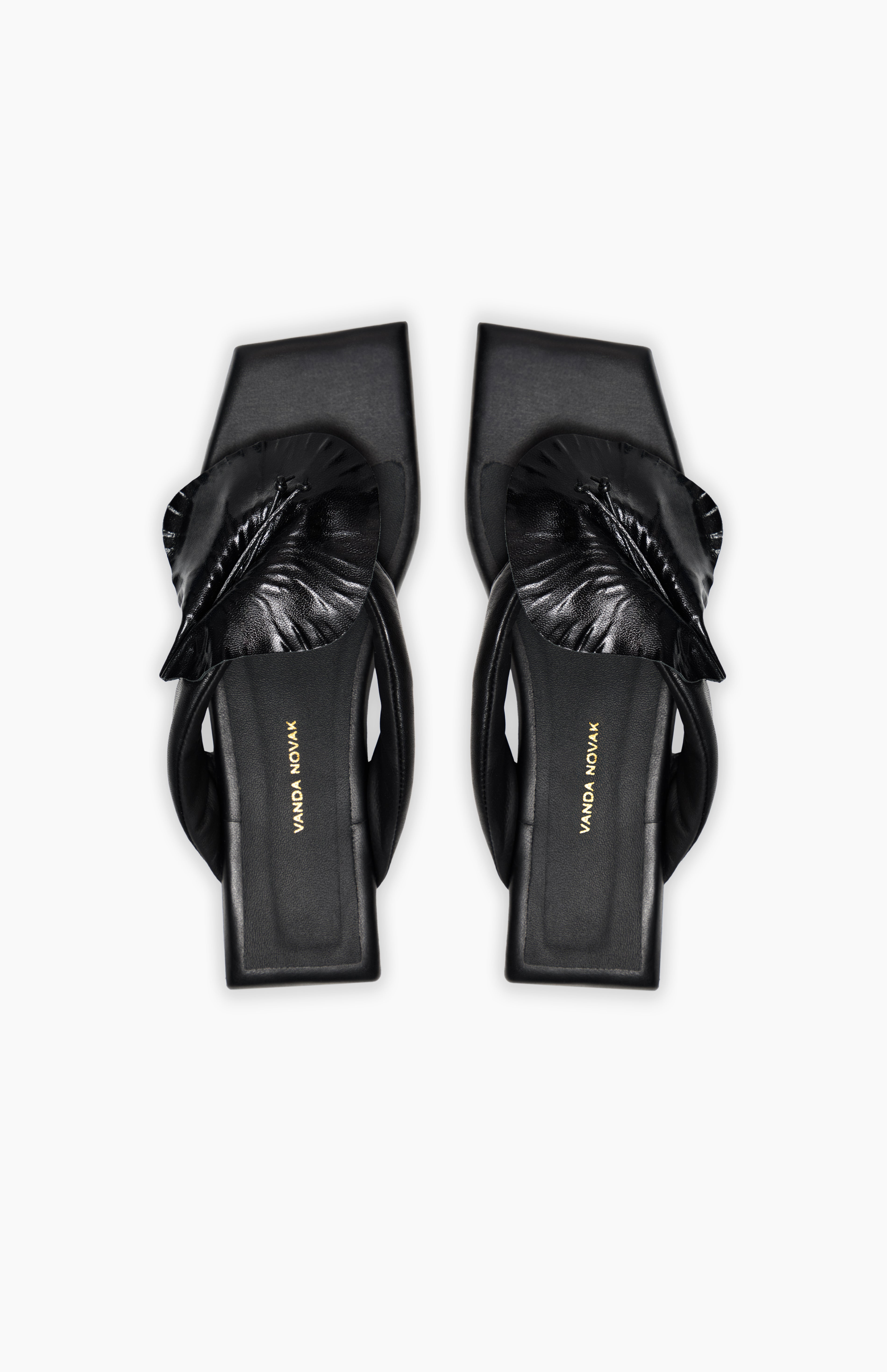 Klapki damskie ELLA DEEP BLACK 36 - Vanda Novak