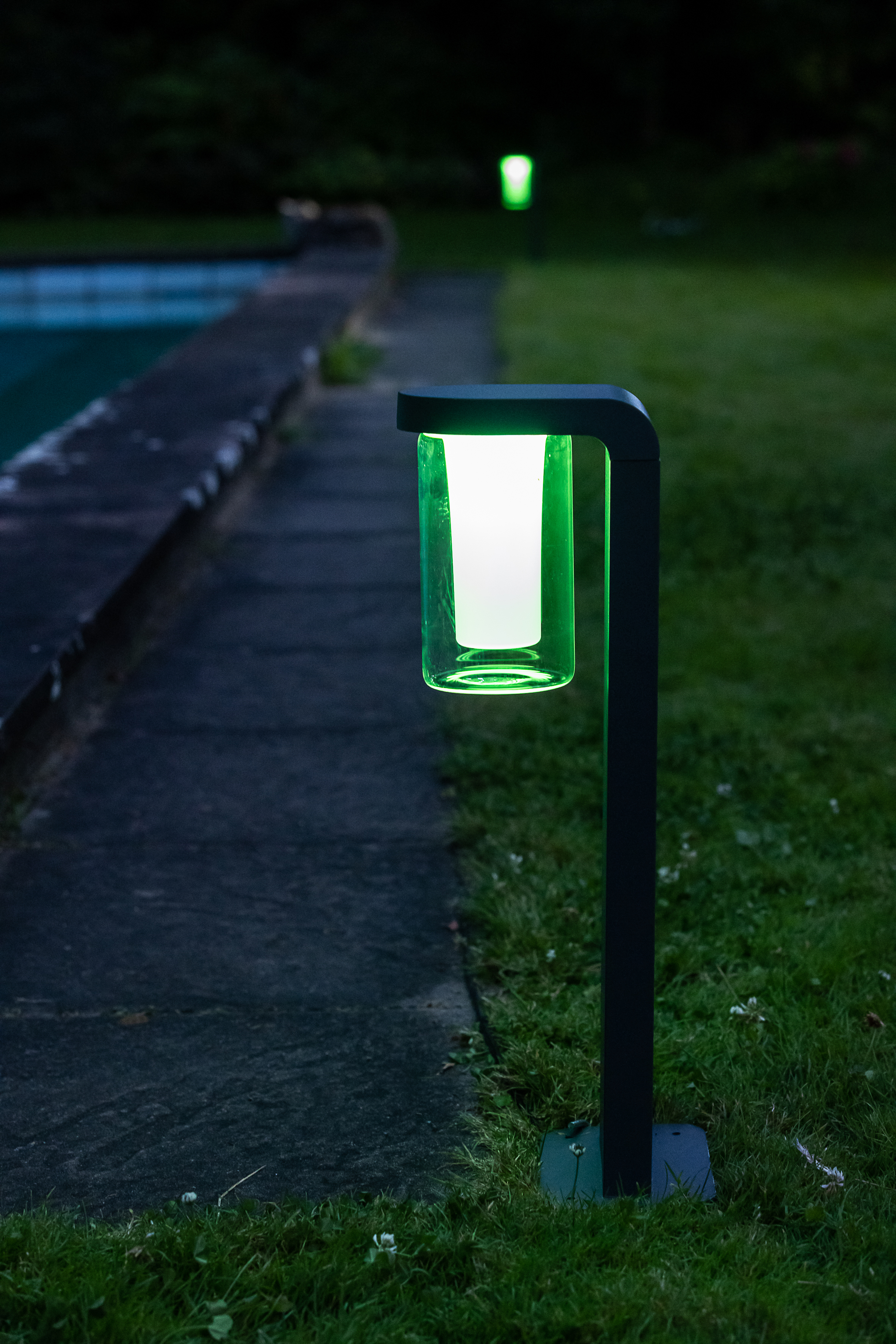 Ledvance Smart+ WiFi Cascade lampa stojąca zewnętrzna 1x10W LED RGB ciemny szary/przezroczysty