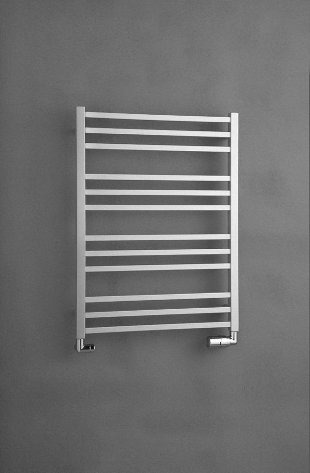 Darmowa Dostawa - Grzejnik łazienkowy dekoracyjny 121x50 cm chrom P.M.H. Avento AV3C