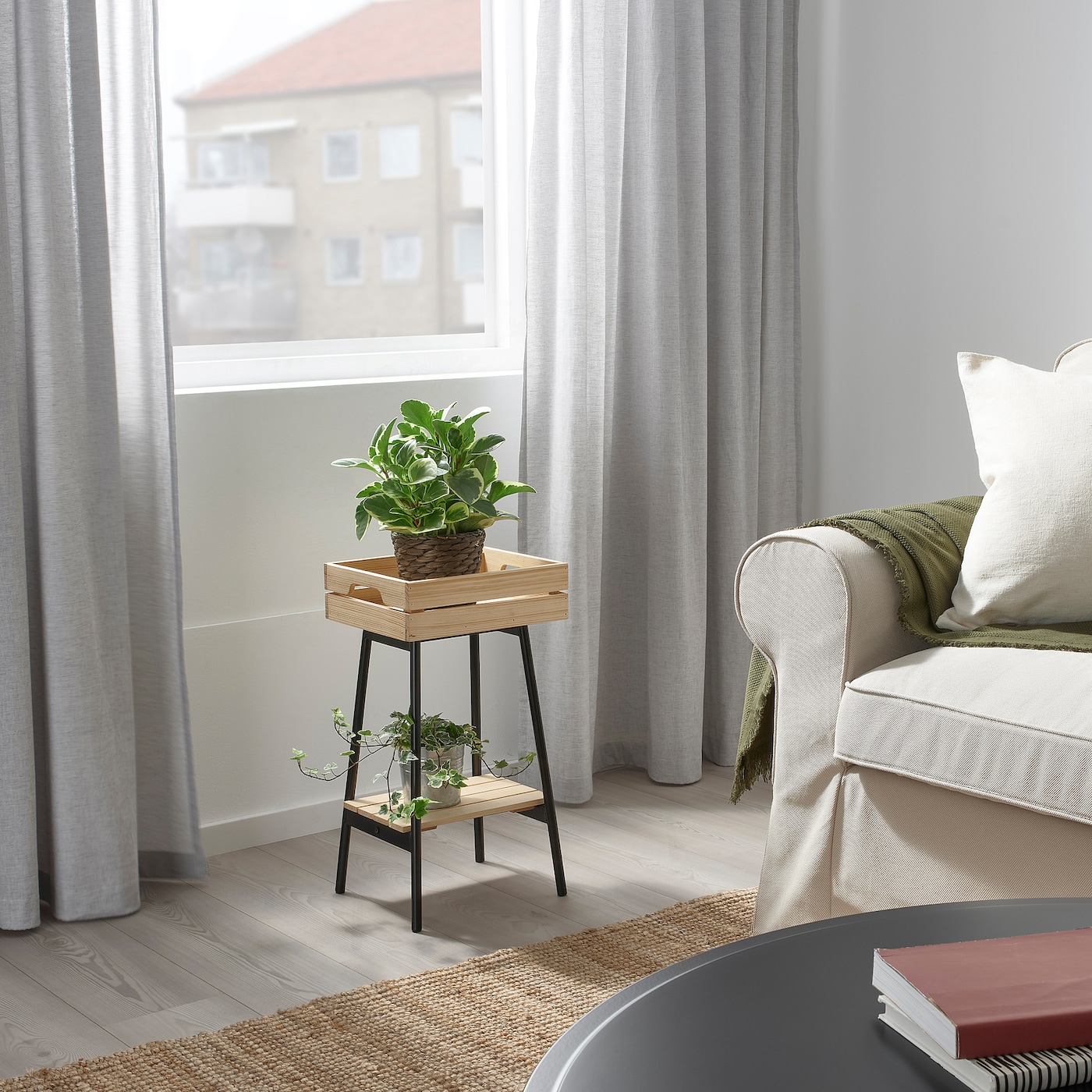 IKEA VANILJSTÅNG stojak na doniczkę, sosna/czarny, 55 cm