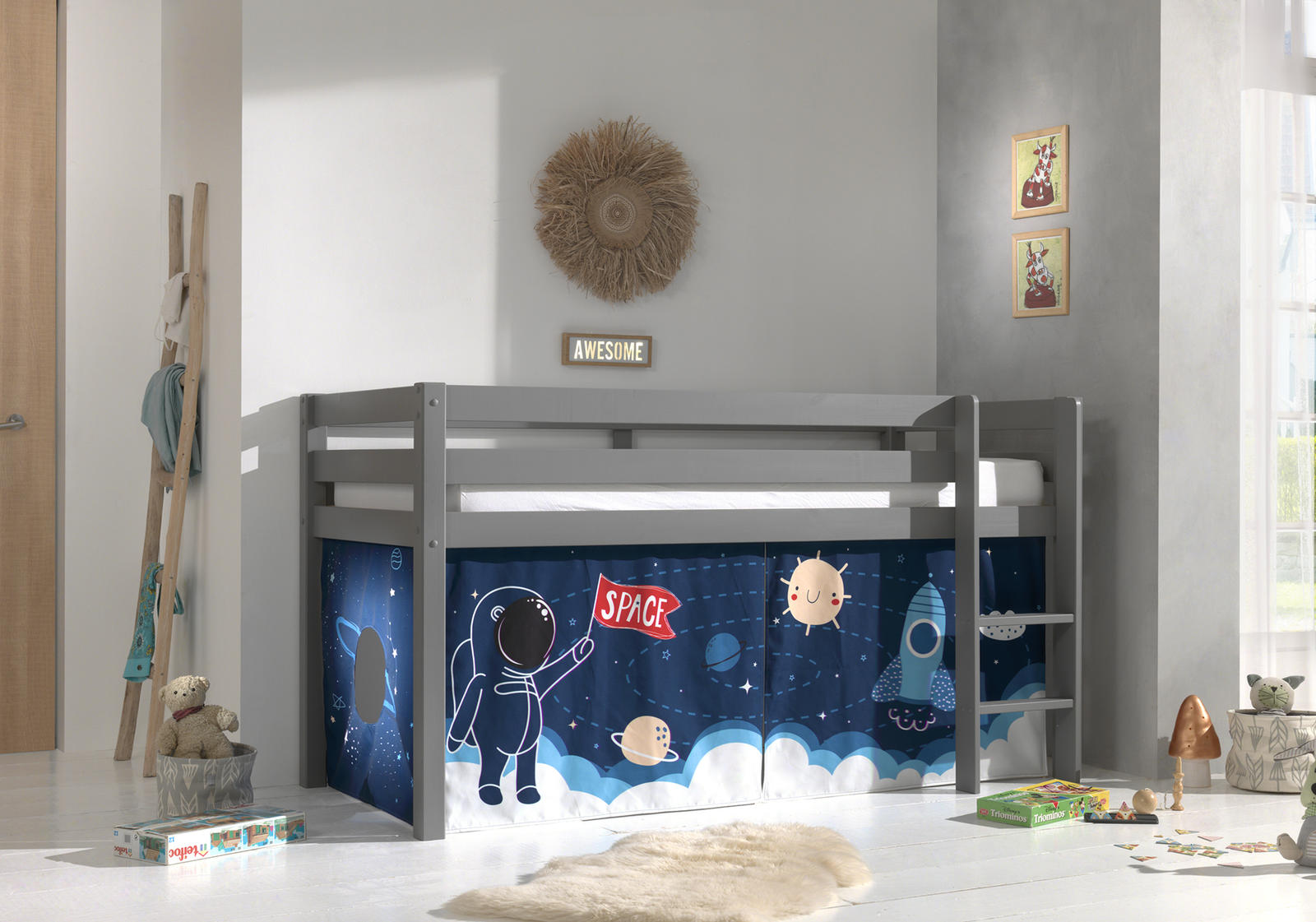 Łóżko dziecięce z litego drewna Space - Pino grey