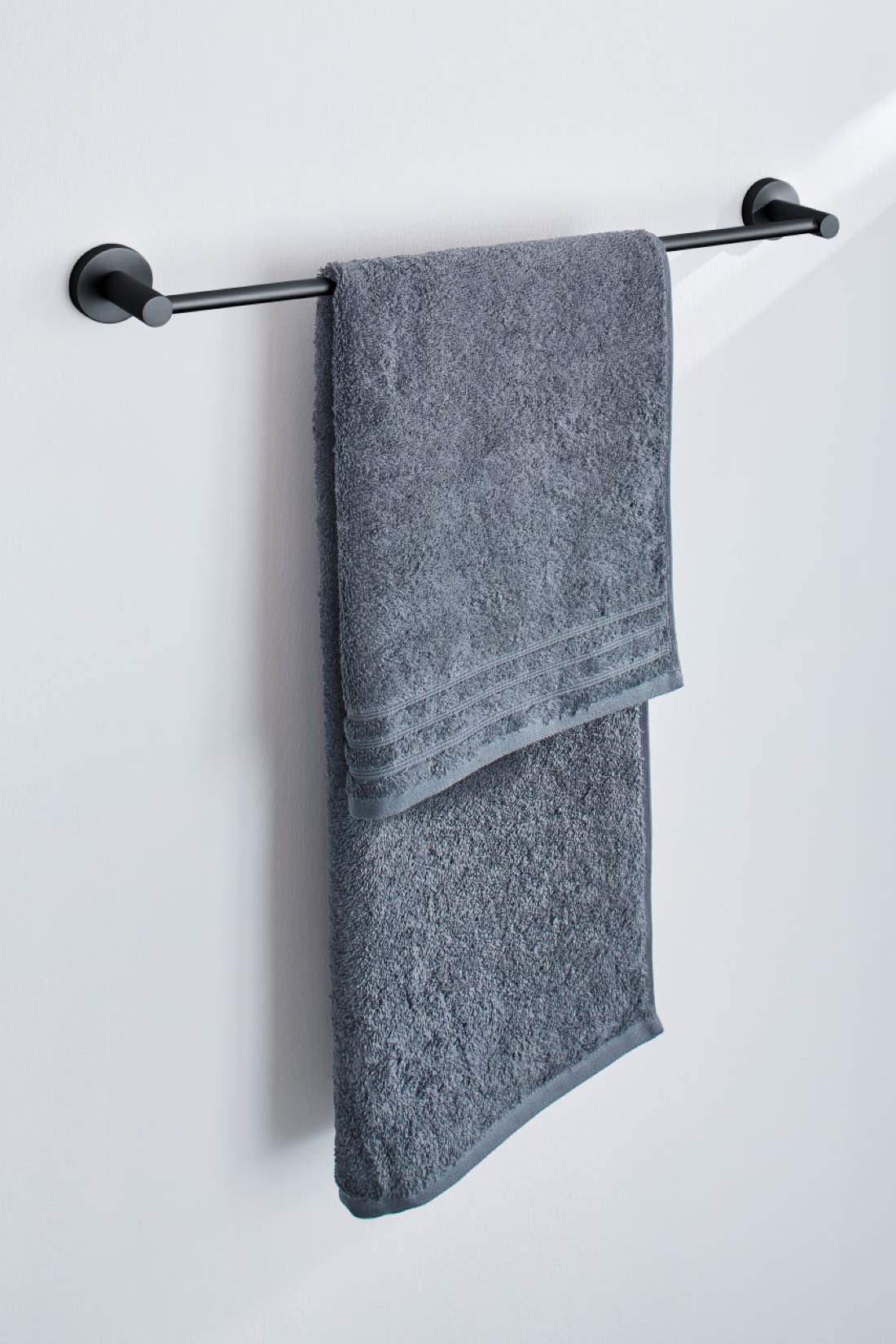 Kleine Wolke Apollo Nero wieszak na ręcznik 61,5 cm czarny 8020926817 - Wysyłka w 24h
