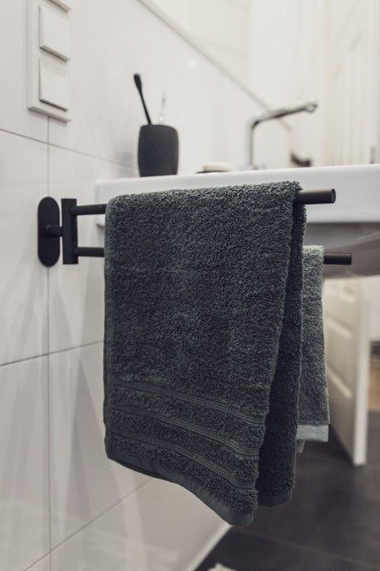 Wenko Bosio wieszak na ręcznik 40 cm dwuramienny ruchomy czarny 24238100 - Wysyłka w 24h