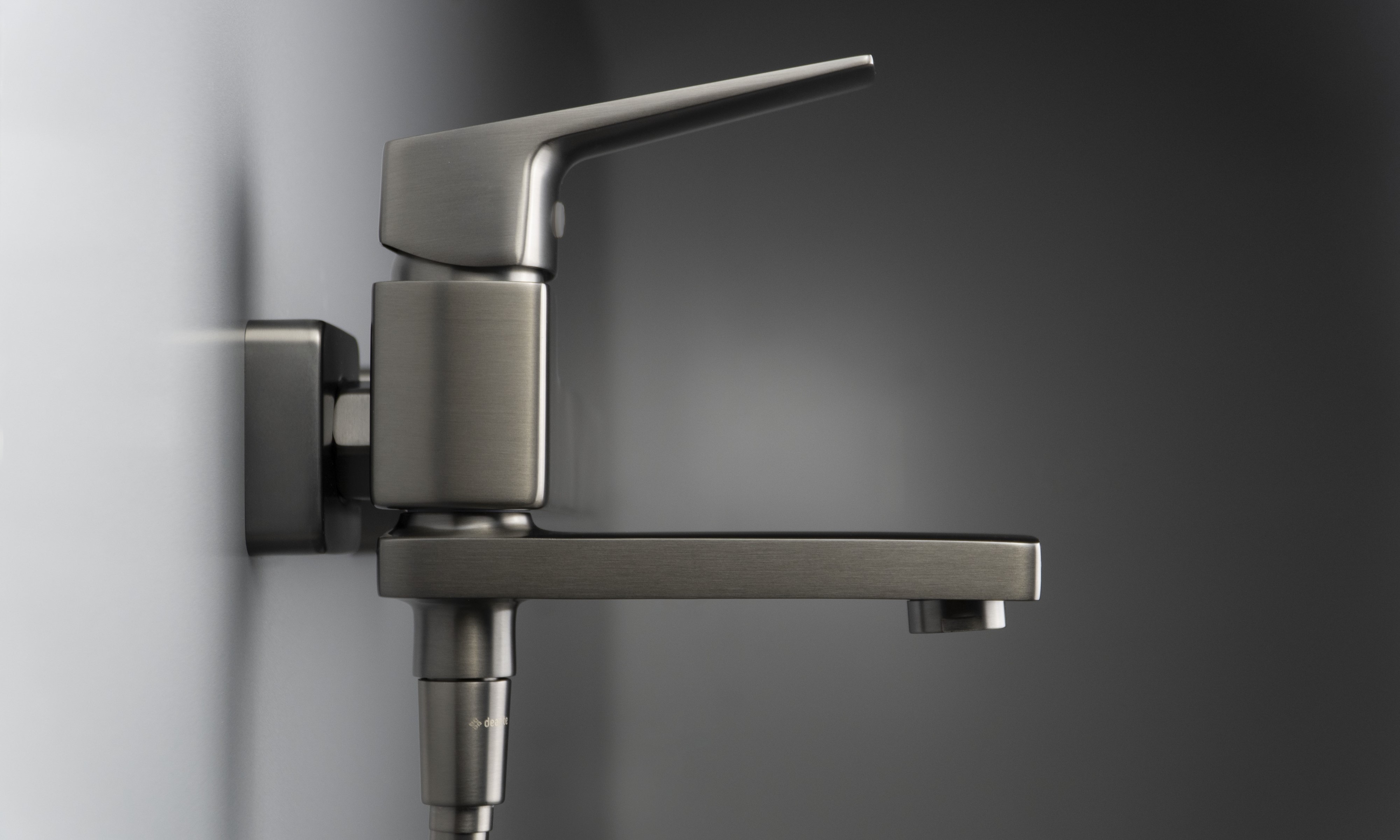 Deante Blur bateria wannowo-prysznicowa ścienna titanium BQL_D12M