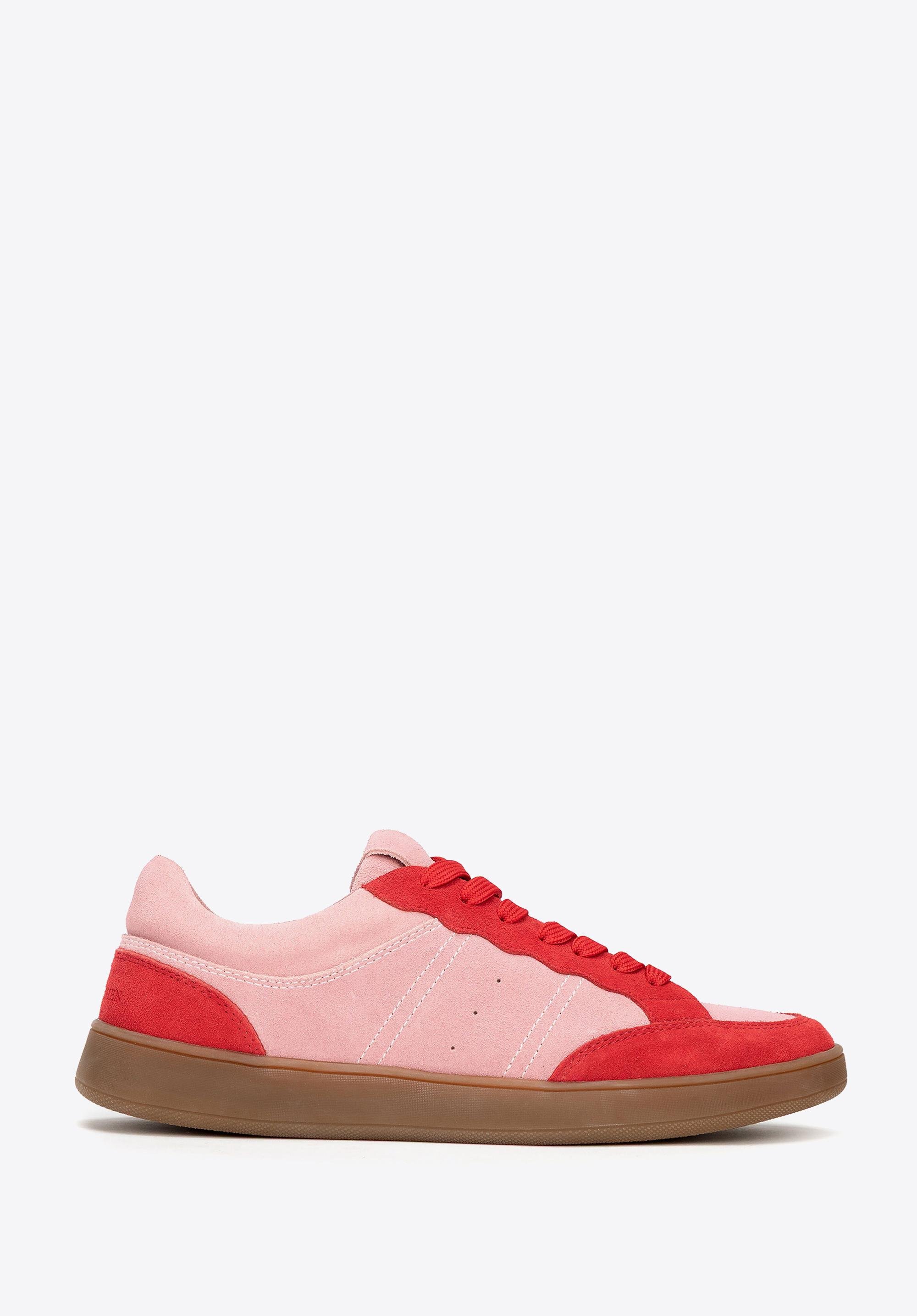 Zamszowe sneakersy ze wstawkami z ekoskóry różowo - czerwone