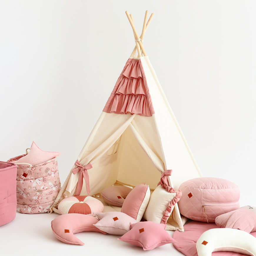 Namiot Tipi + Mata + Poduszki - muślin falbanka Raspberry - wariant do wyboru FM - Tipi + mata