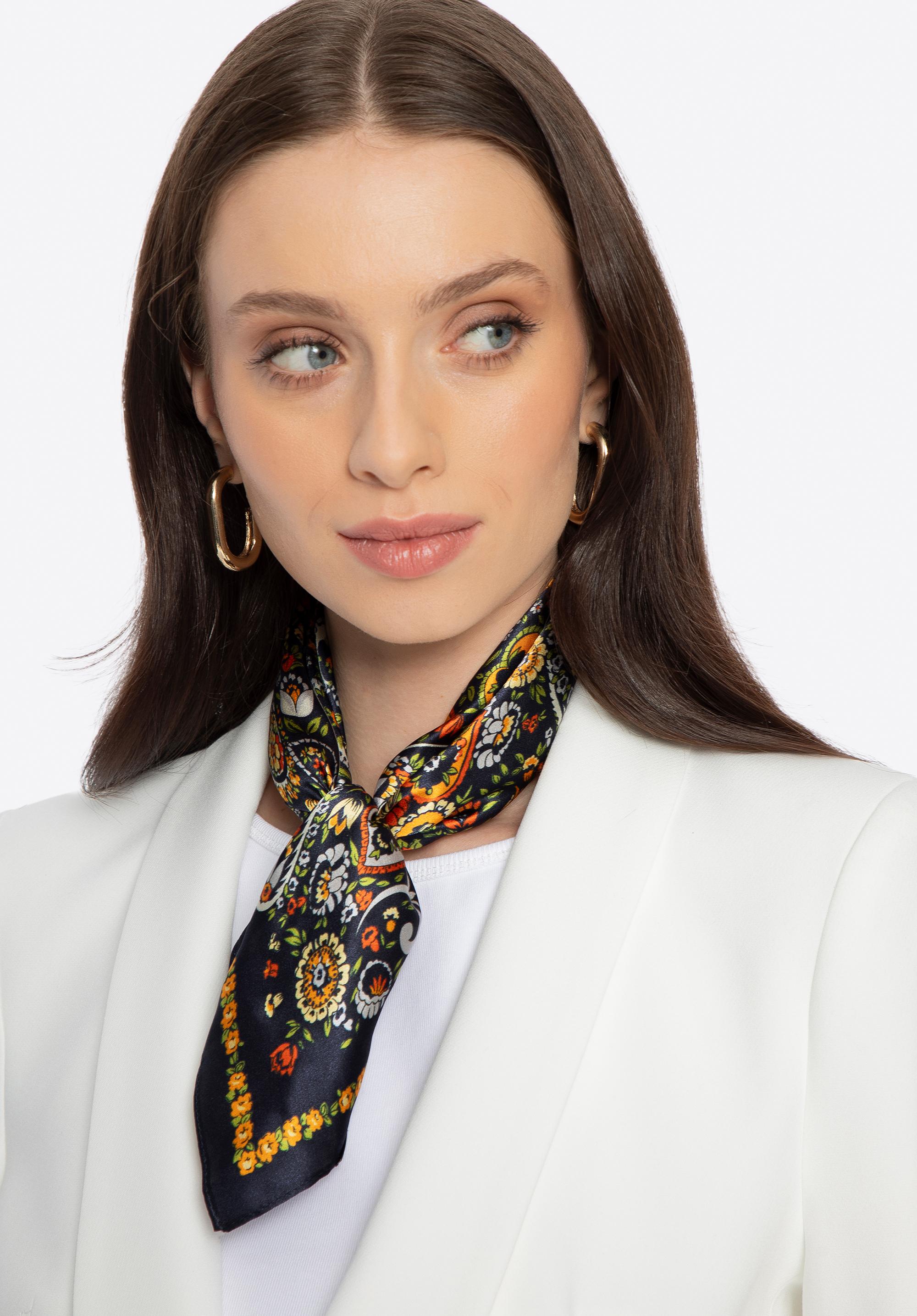 Damska apaszka jedwabna ze wzorem paisley granatowa