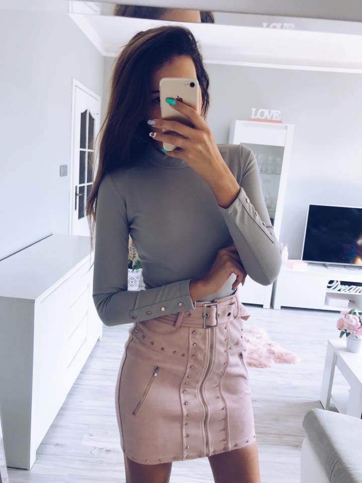 Body z golfem i ozdobnymi napami 001 PAU