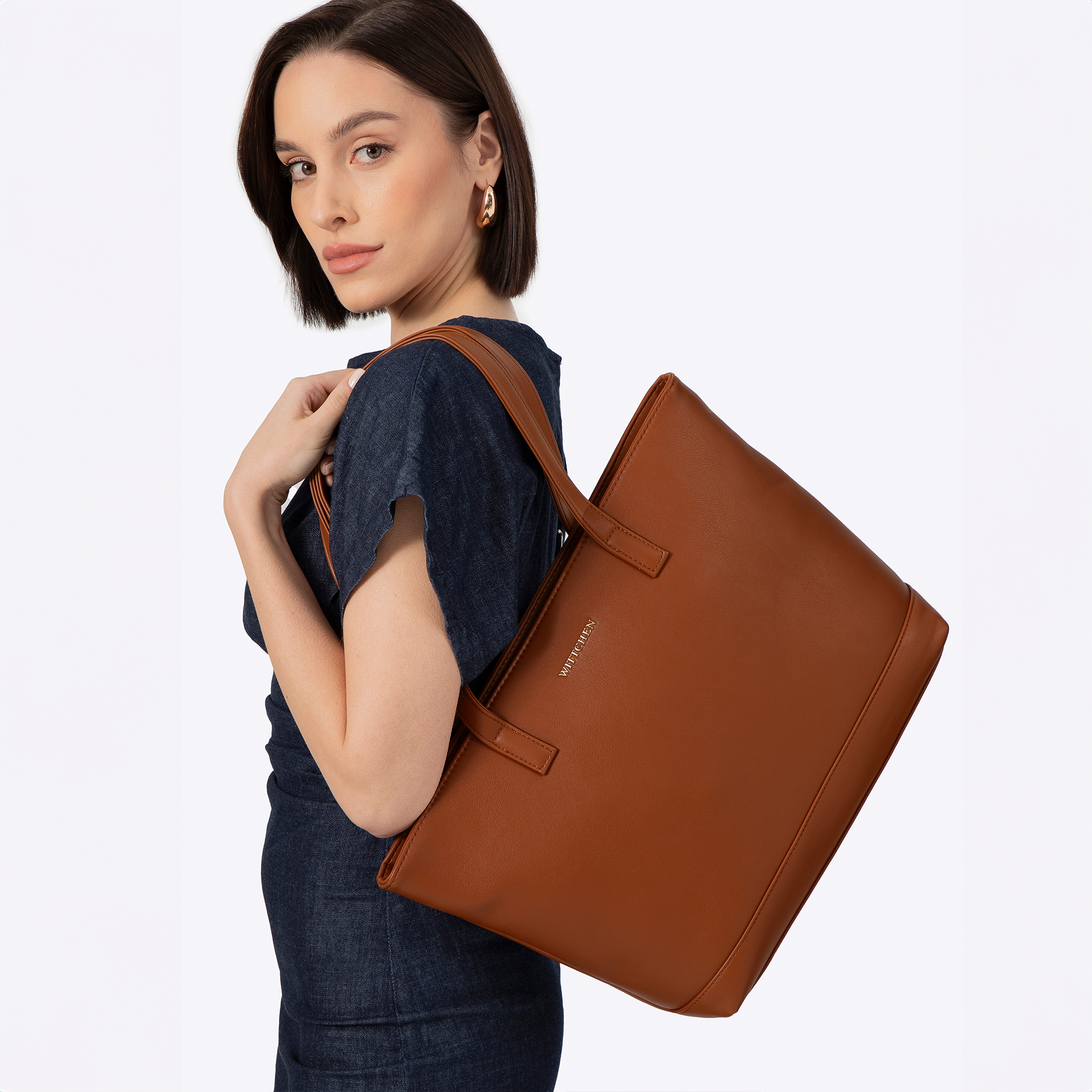 Damska torba na laptopa 15,6" z imitacji skóry brązowa