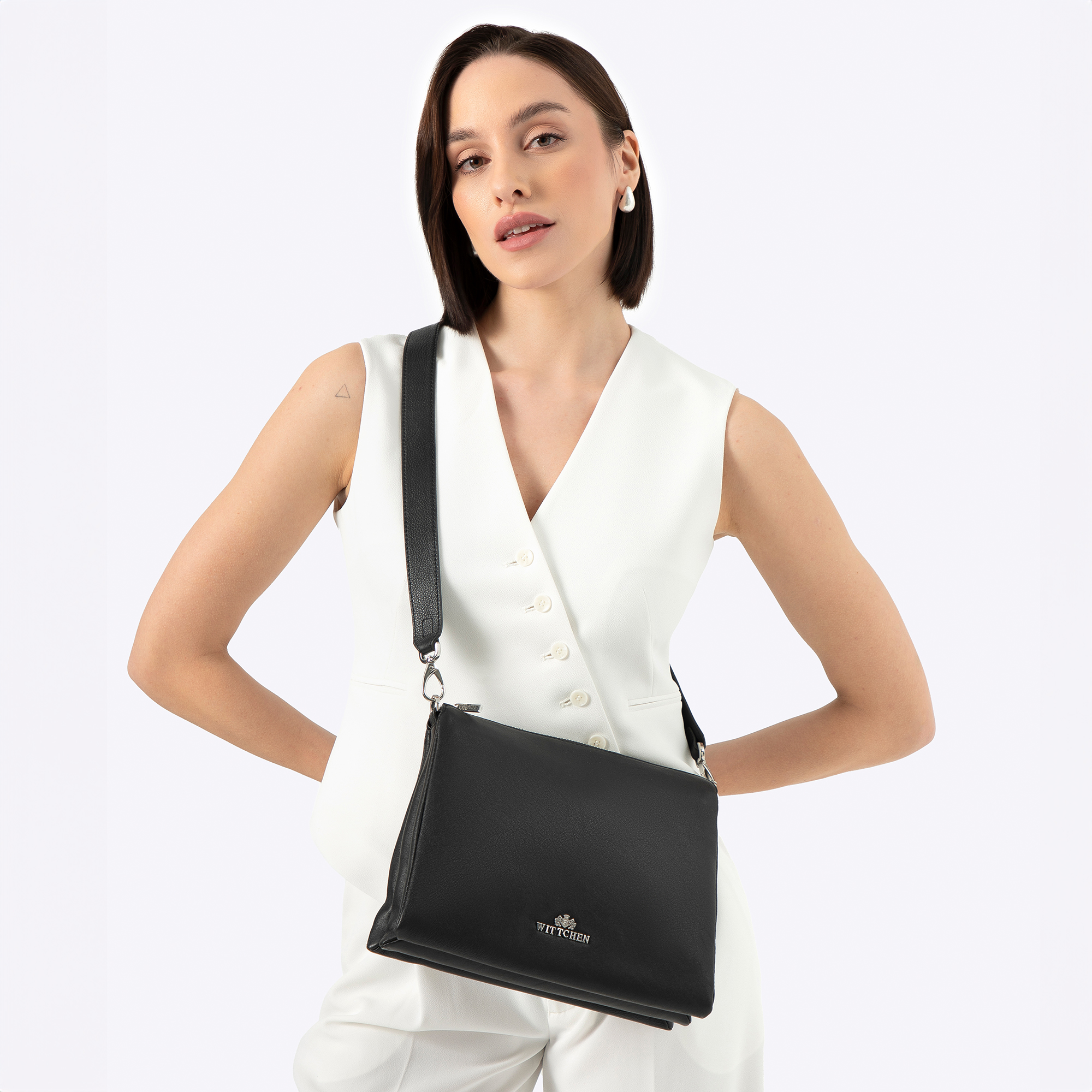 Damska crossbody trójkomorowa ze skóry czarna