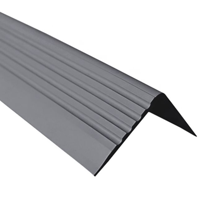 Profil schodowy PCV 52x40mm, QUEST, antypoślizgowy nosek schodowy, RGP, ciemnoszary, 1.5m