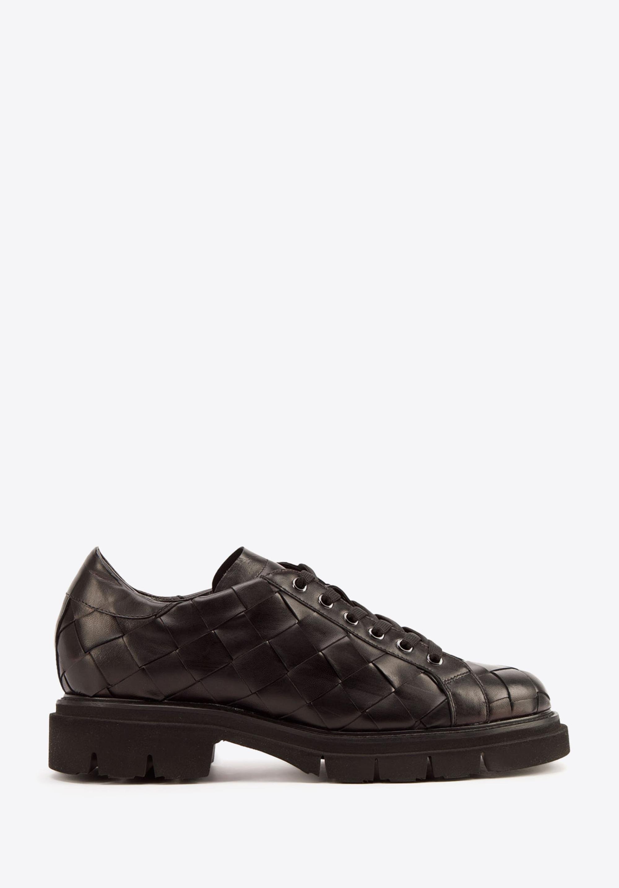 Damskie sneakersy w ozdobną plecionkę czarne