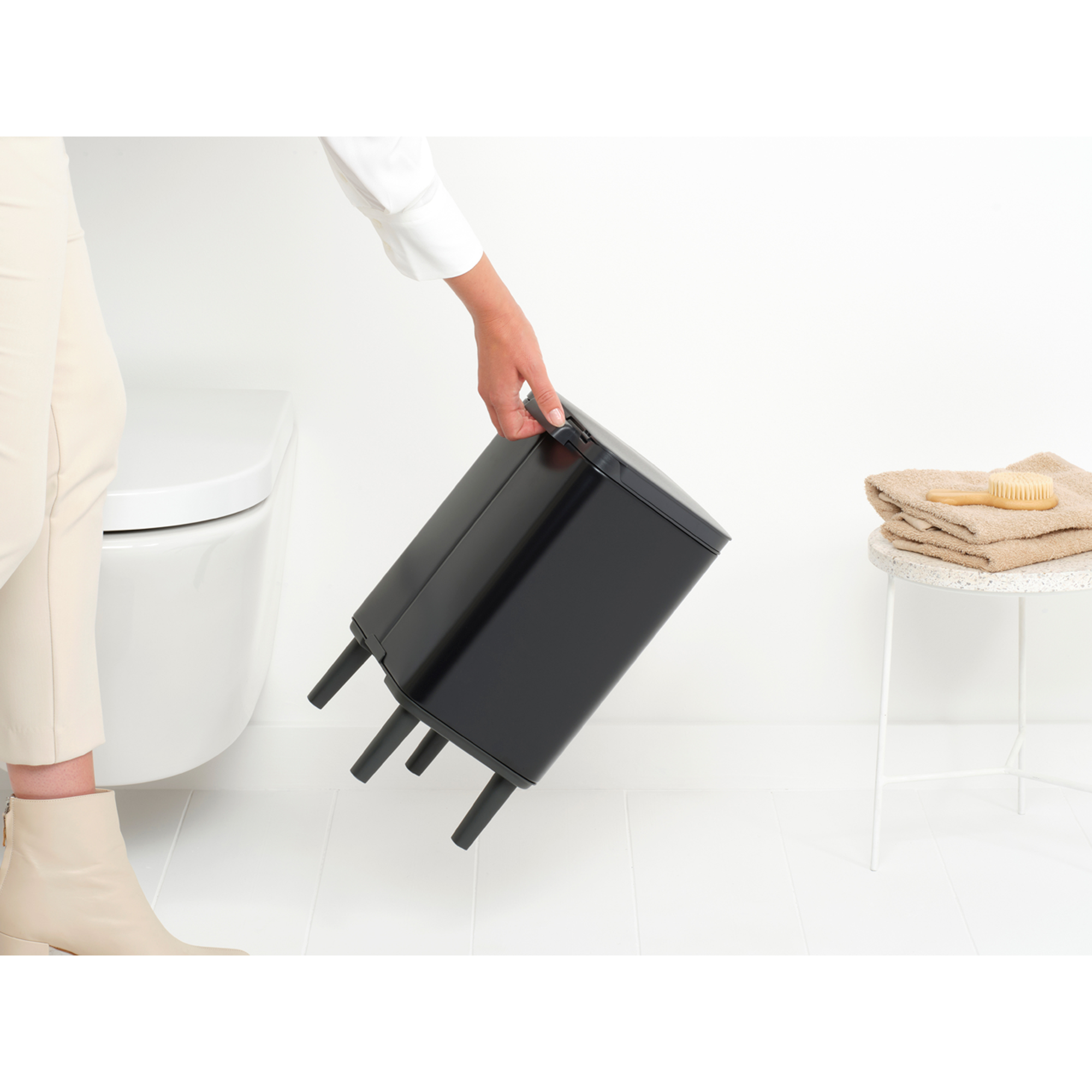 Brabantia Bo kosz na śmieci 7 l czarny mat 227141
