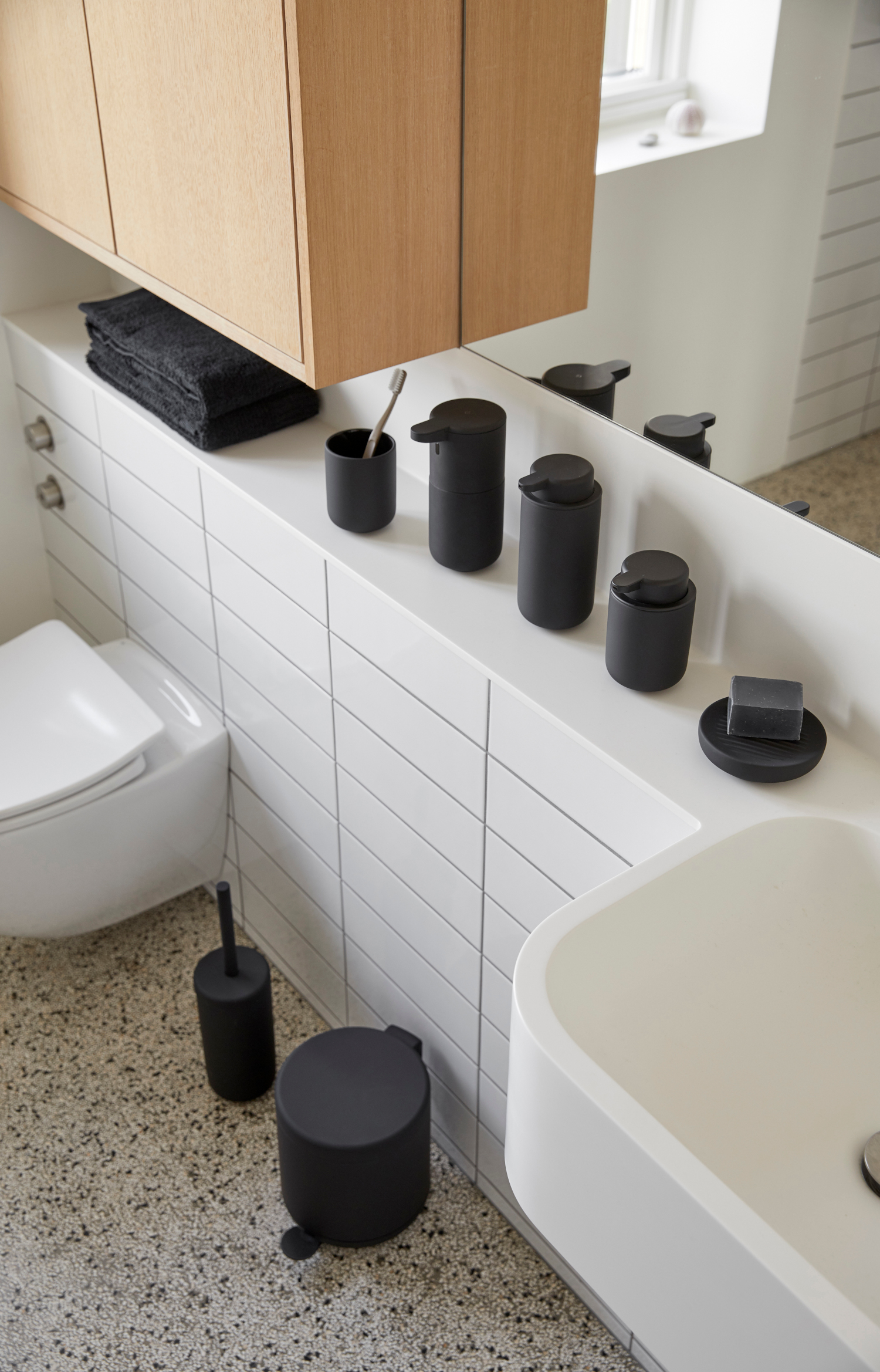 Zone Denmark Classic ręcznik 70x50 cm bawełniany czarny 330092