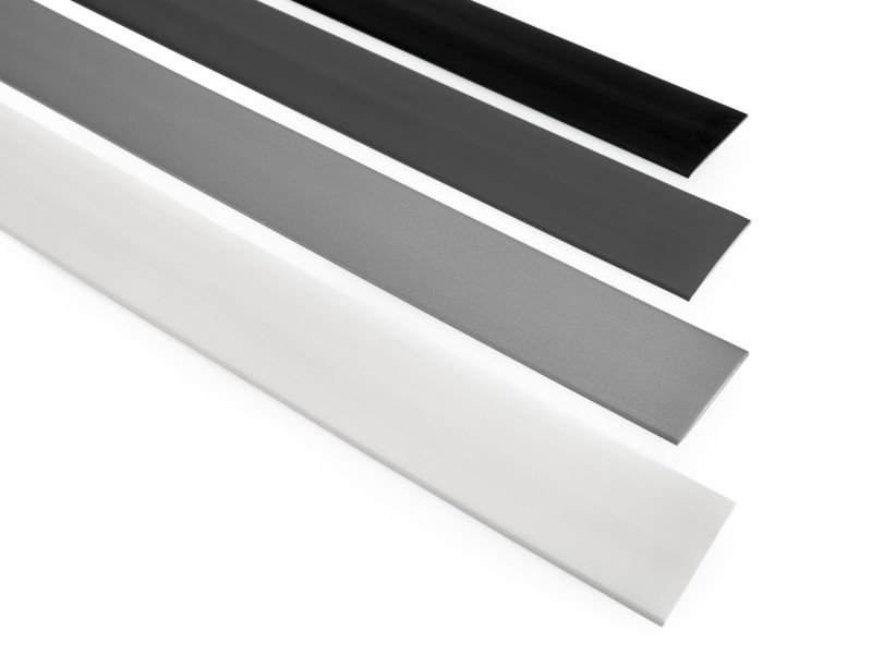 Listwa maskująca PCV 30x30mm, QUEST do drzwi i okien, płaskownik wykończeniowy PCV ozdobny, grafit, 5m