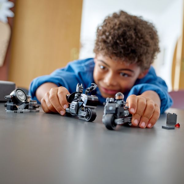 Lego Batman motocyklowy pościg Batmana i Seliny Kyle 76179