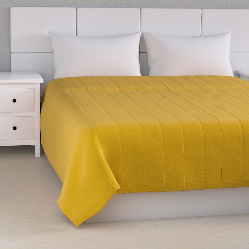 Narzuta pikowana w pasy Dekoria 130 x 210 cm miodowy welwet 1 szt.
