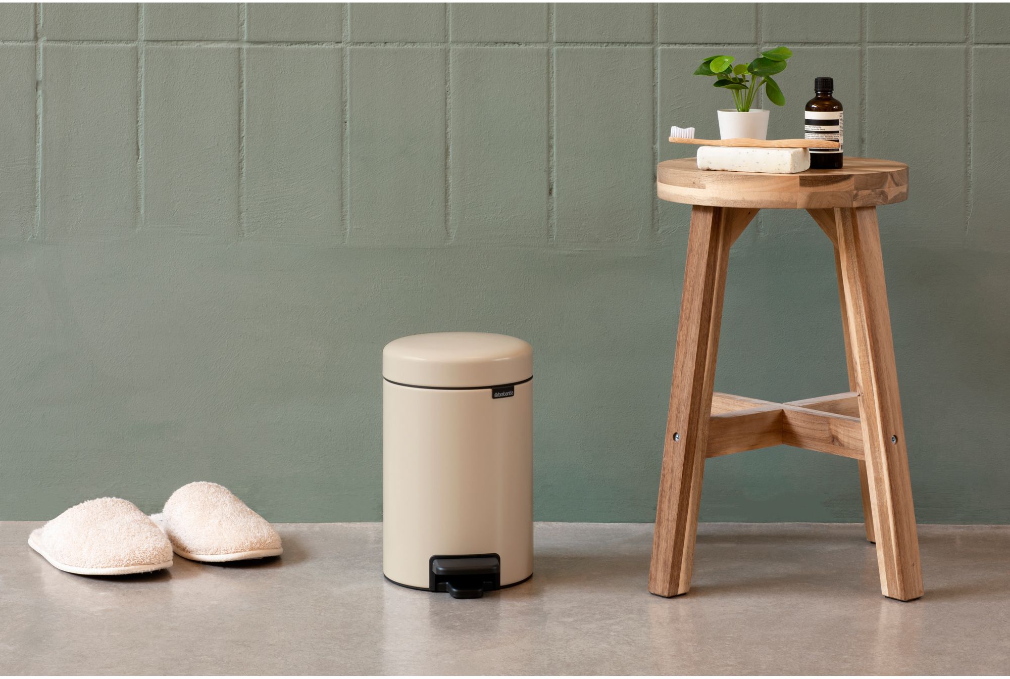 Brabantia NewIcon kosz na śmieci 5 l pedałowy beżowy 149900