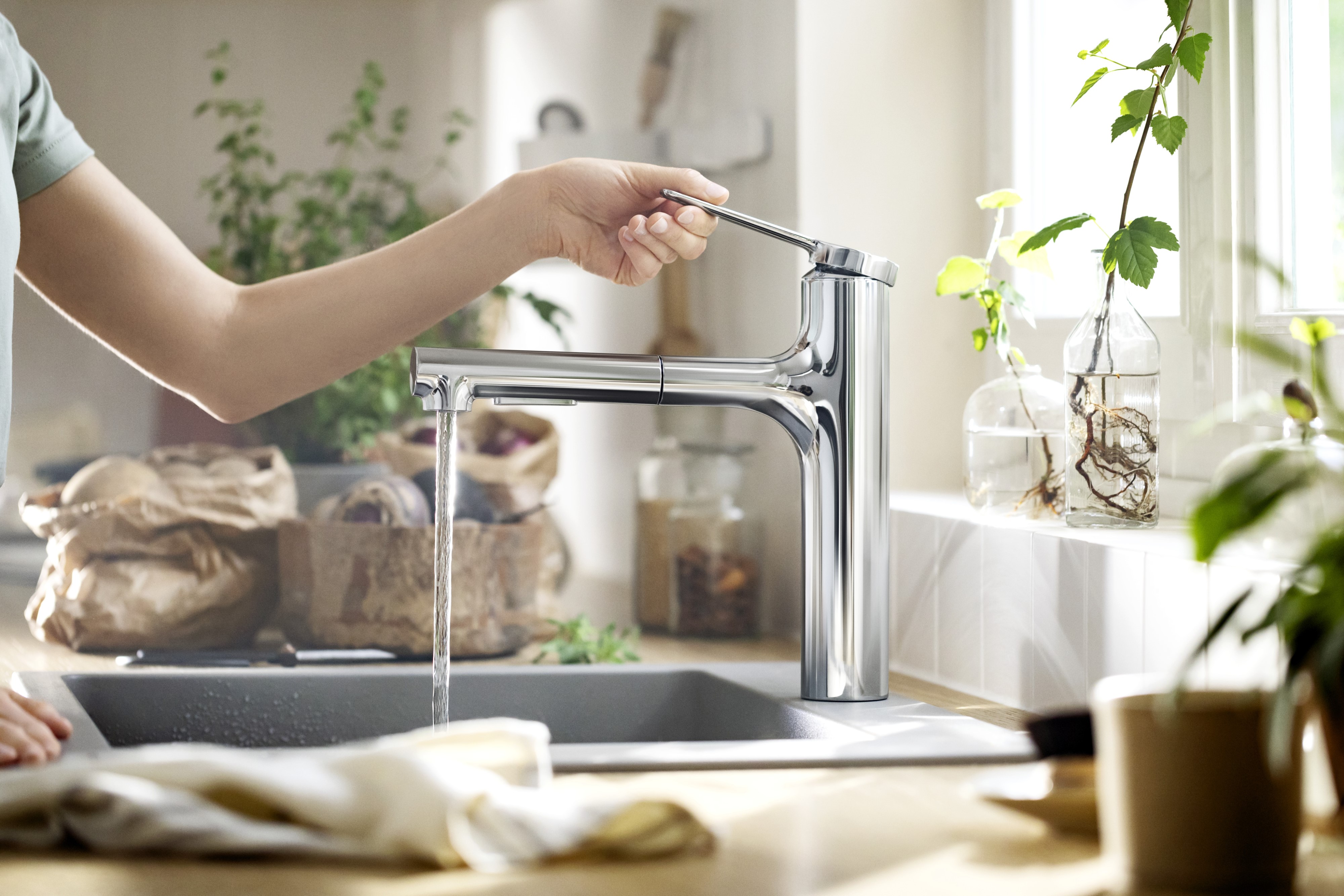 Hansgrohe Zesis M33 bateria kuchenna z wyciąganą wylewką stojąca chrom 74804000