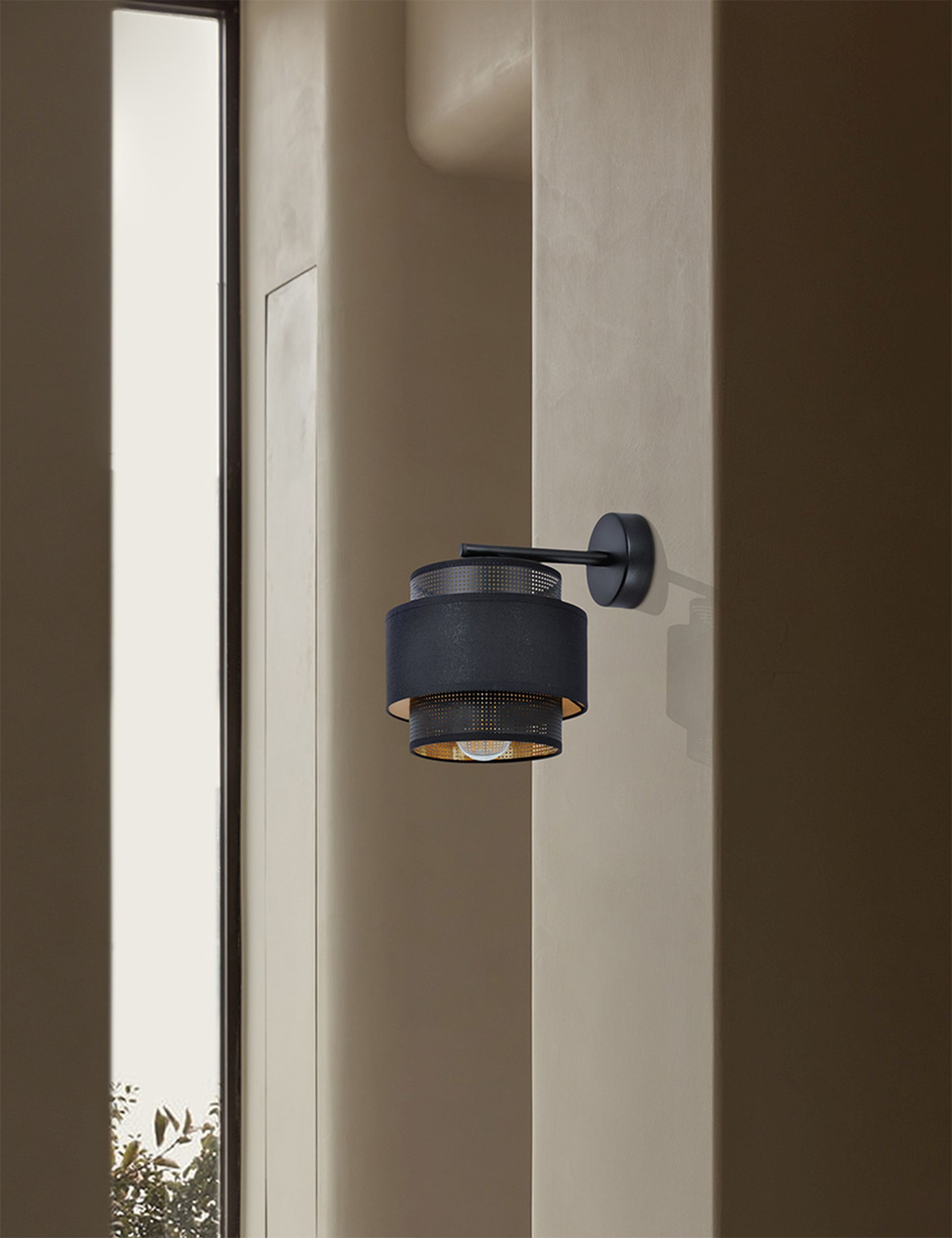 Kaja Amos kinkiet 1x40W czarny/złoty K-5284