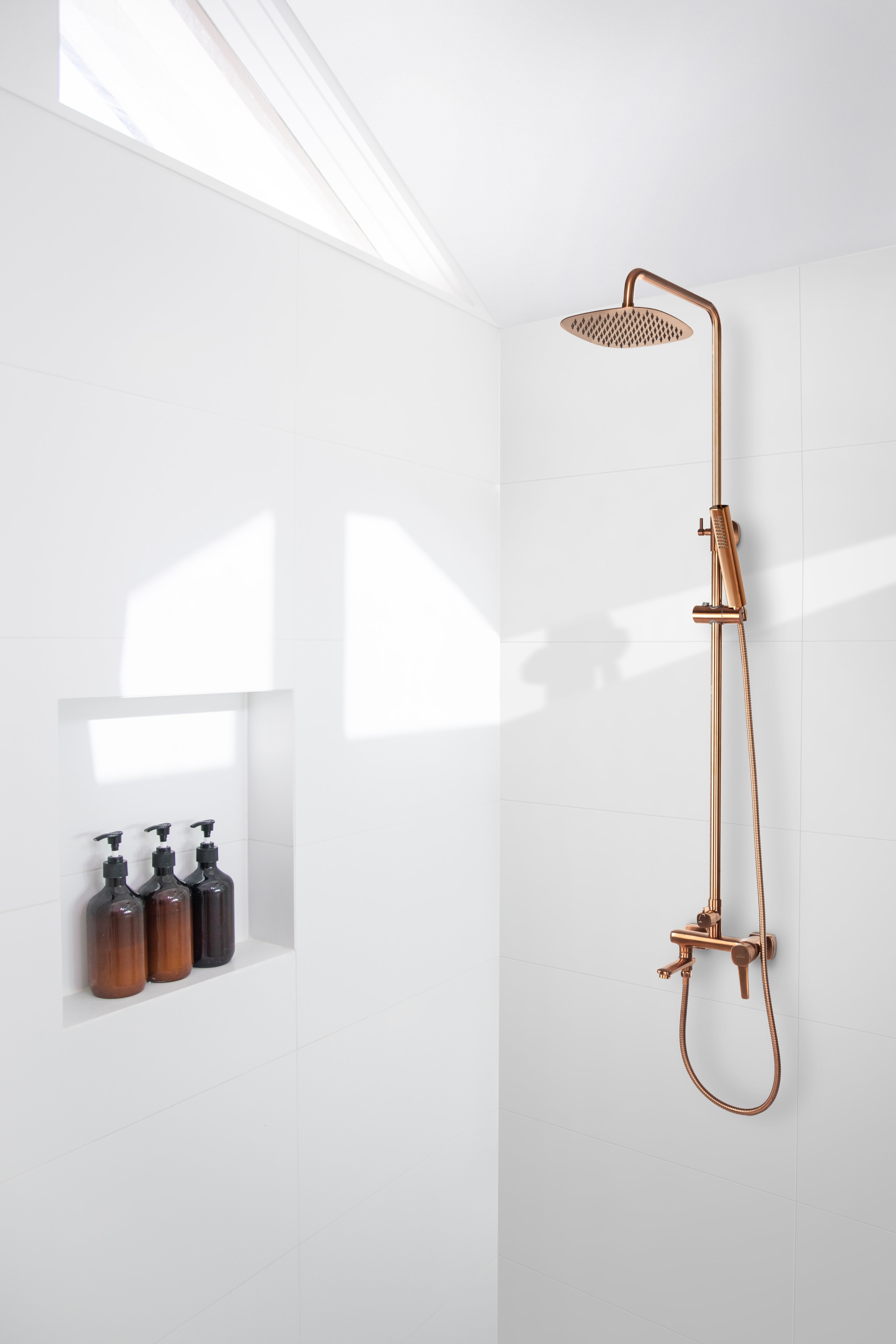 Invena Glamour zestaw prysznicowy ścienny miedź AU05B14 - Wysyłka w 24h