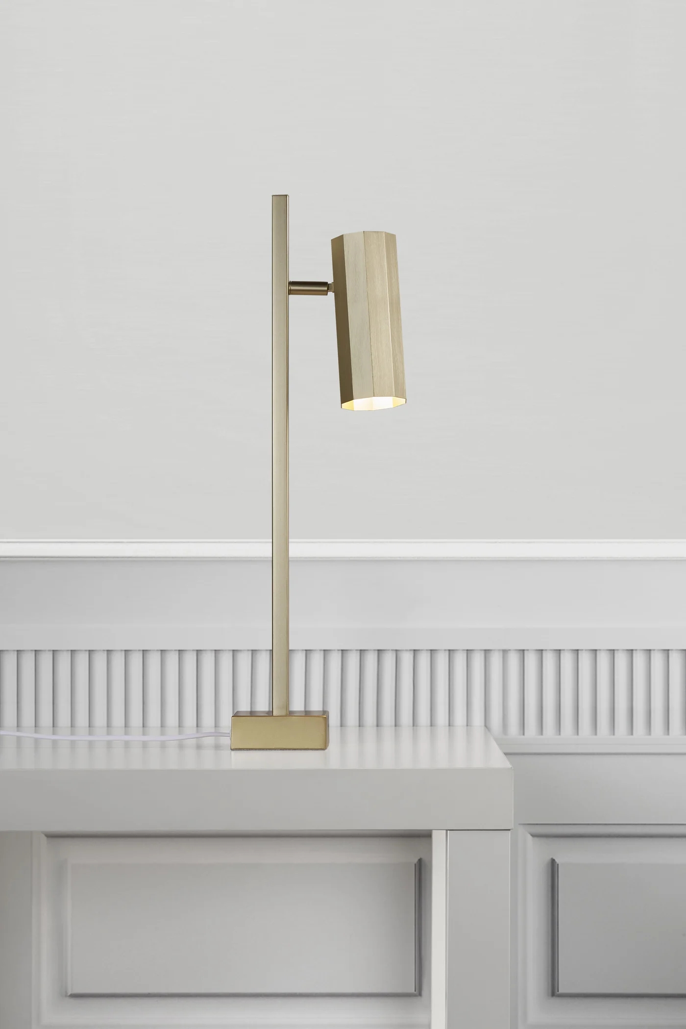 Nordlux Alanis lampa stołowa 1x15W mosiądz 2213455035