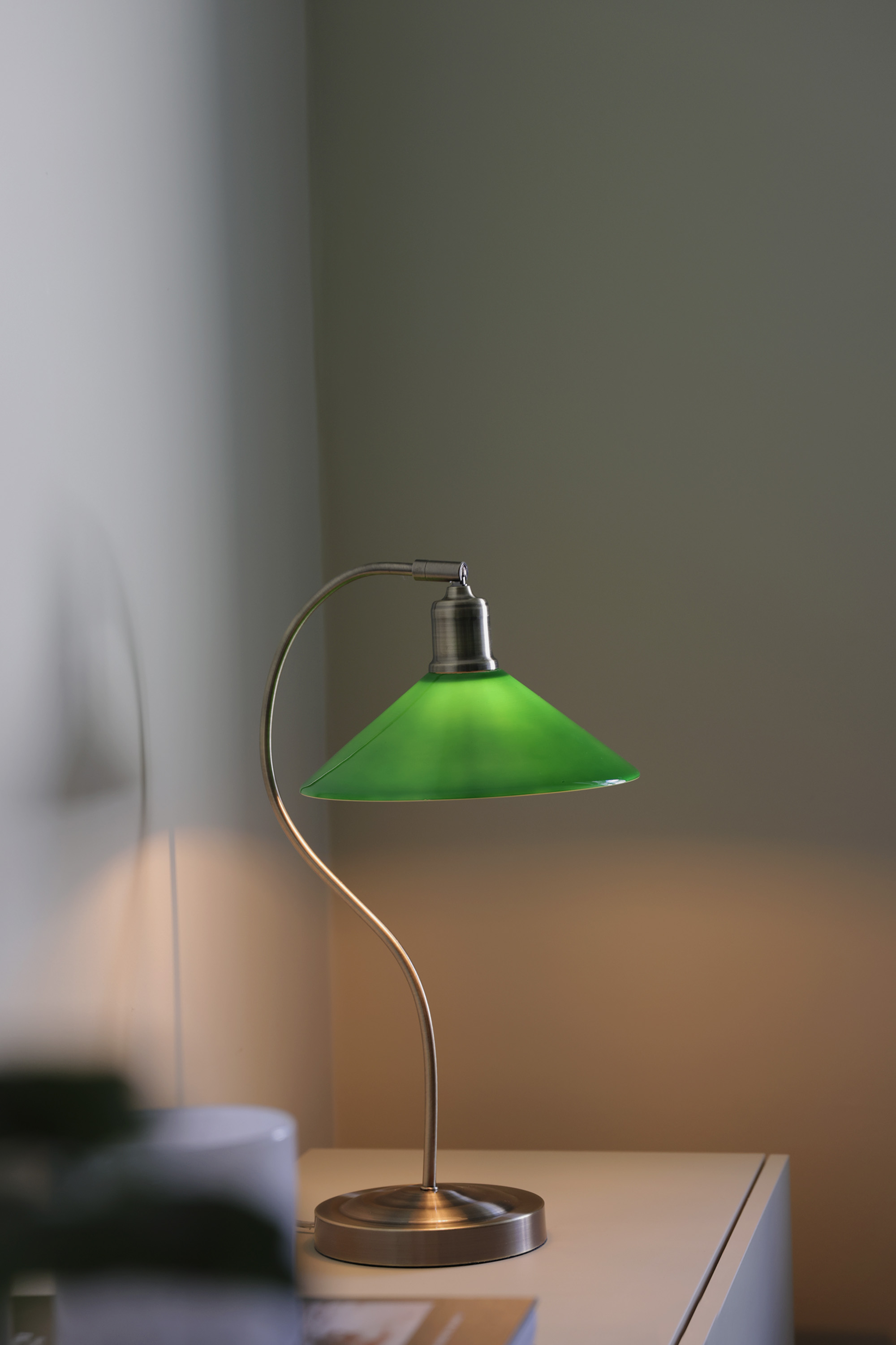 Markslöjd Vela lampa stołowa 1x40 W mosiądz-zielona 108864