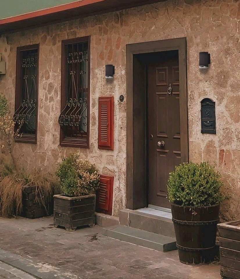 Kaja Prima kinkiet zewnętrzny 1x28 W czarny K-8203