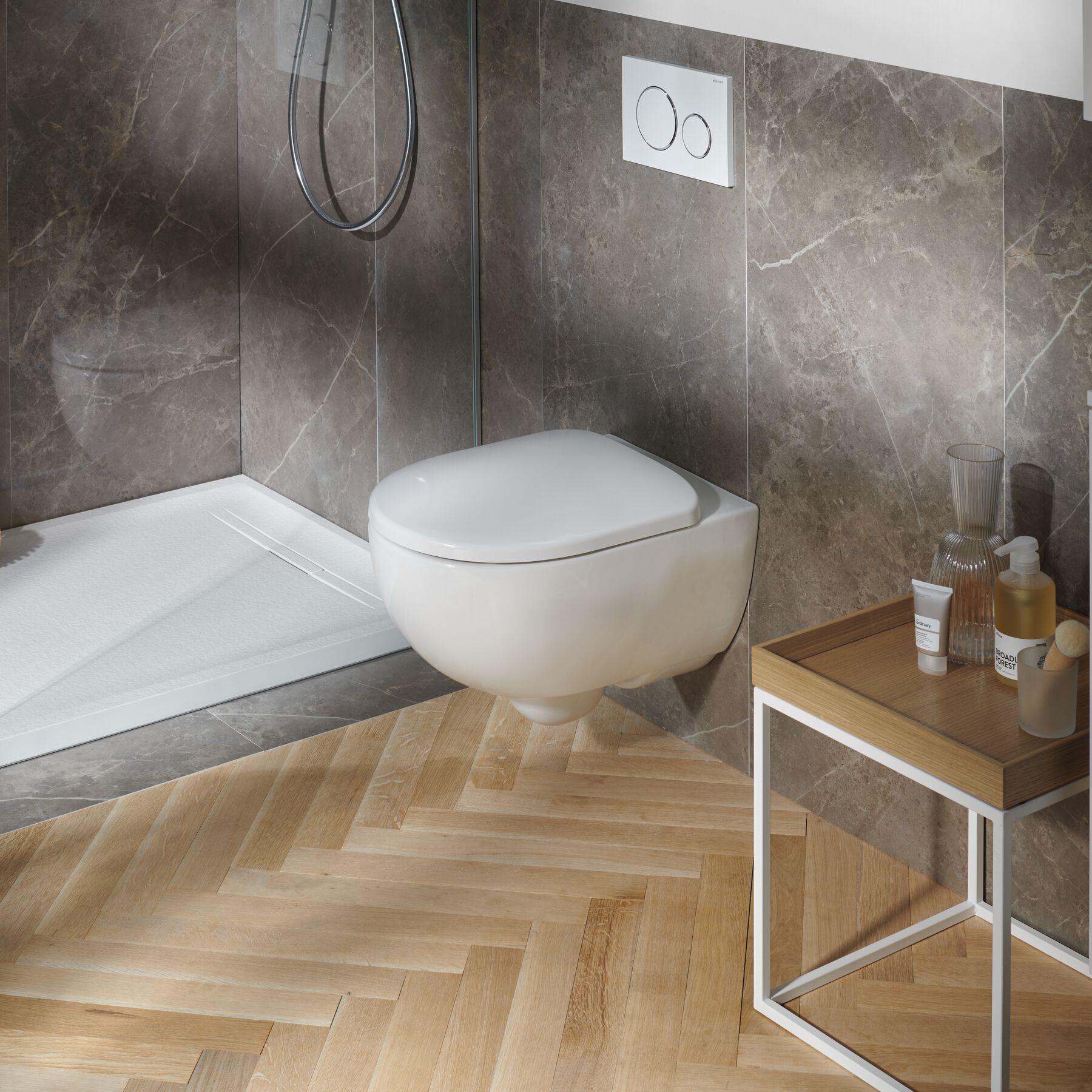 Geberit Selnova Premium zestaw miska z deską wisząca bez kołnierza biały połysk 501.991.00.1