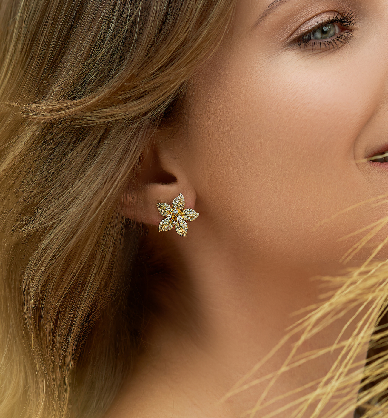 Kolczyki z kwiatkami złote Fleurs d'or - By Dziubeka