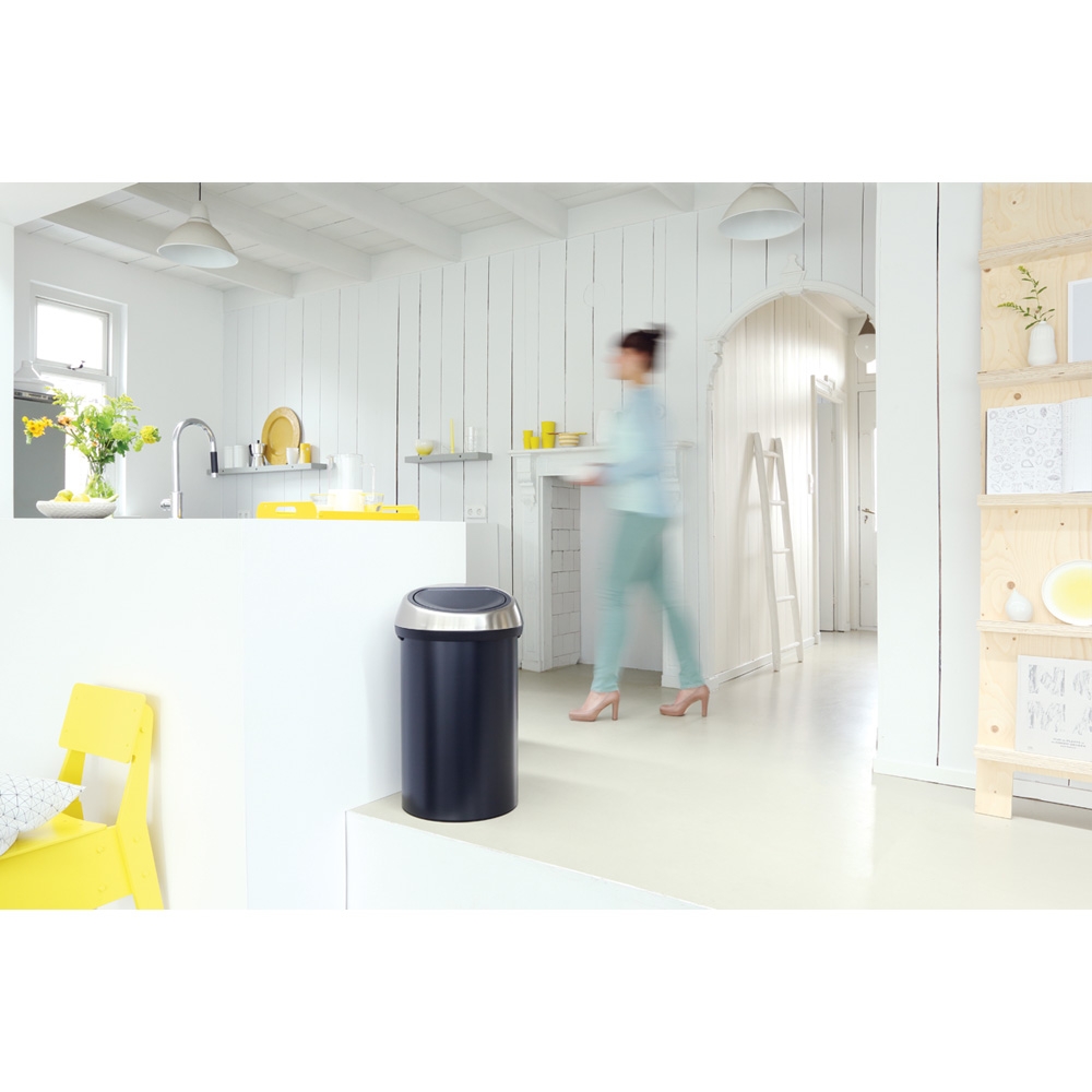 Brabantia Touch Bin pojemnik na odpady 60 l czarny mat/chrom 402548