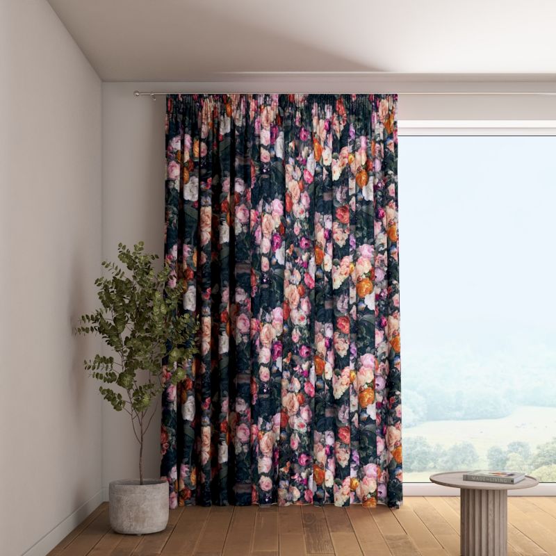 Zasłona na taśmie marszczącej 1 szt. 130 x 245 cm Dekoria wielobarwne kwiaty na ciemnym tle 1 szt.
