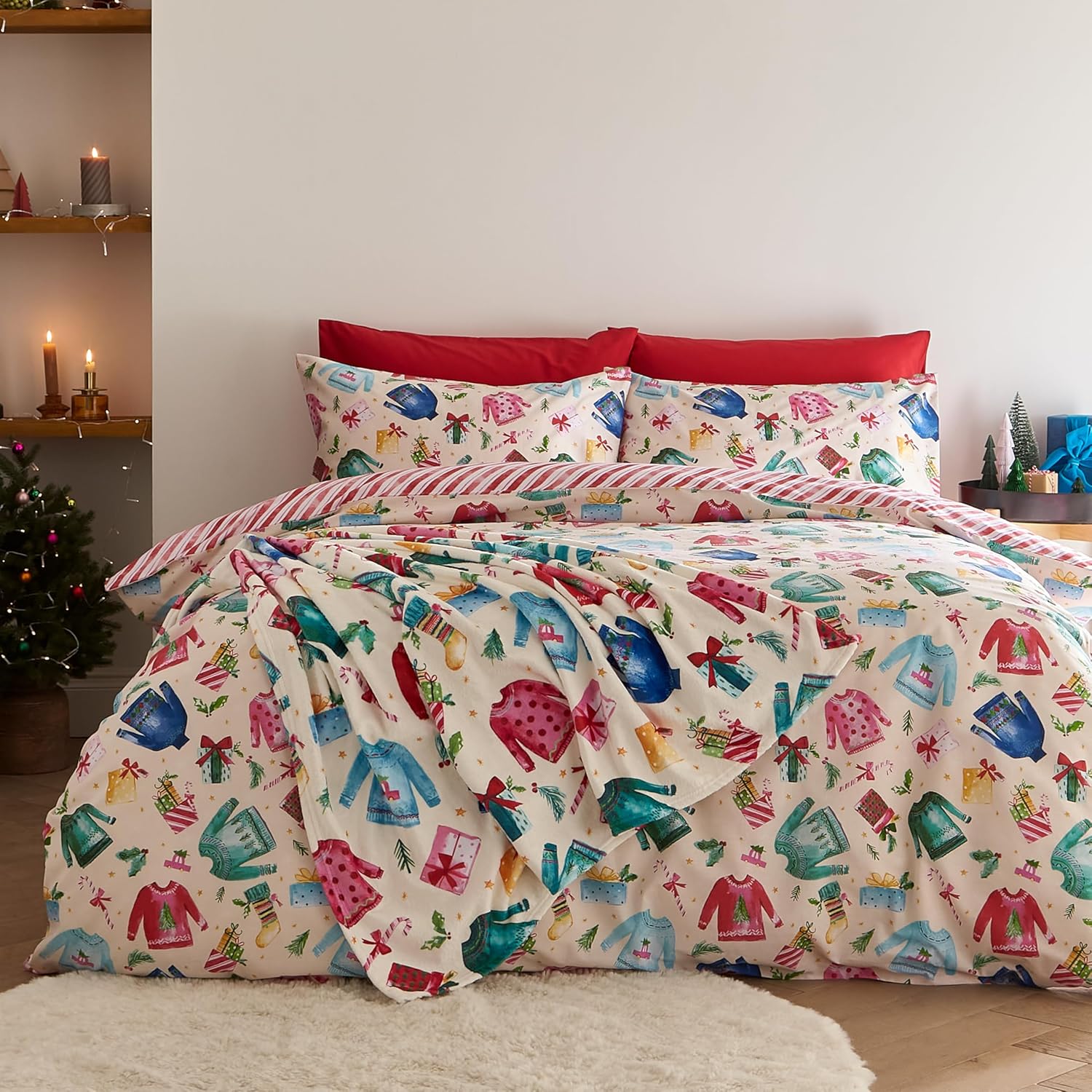 Komplet pościeli dwustronnej Świąteczne Ubranka i Paski Rozmiar do Wyboru MA - 1x poszewka 220x230cm + 2x poszewka 80x50cm
