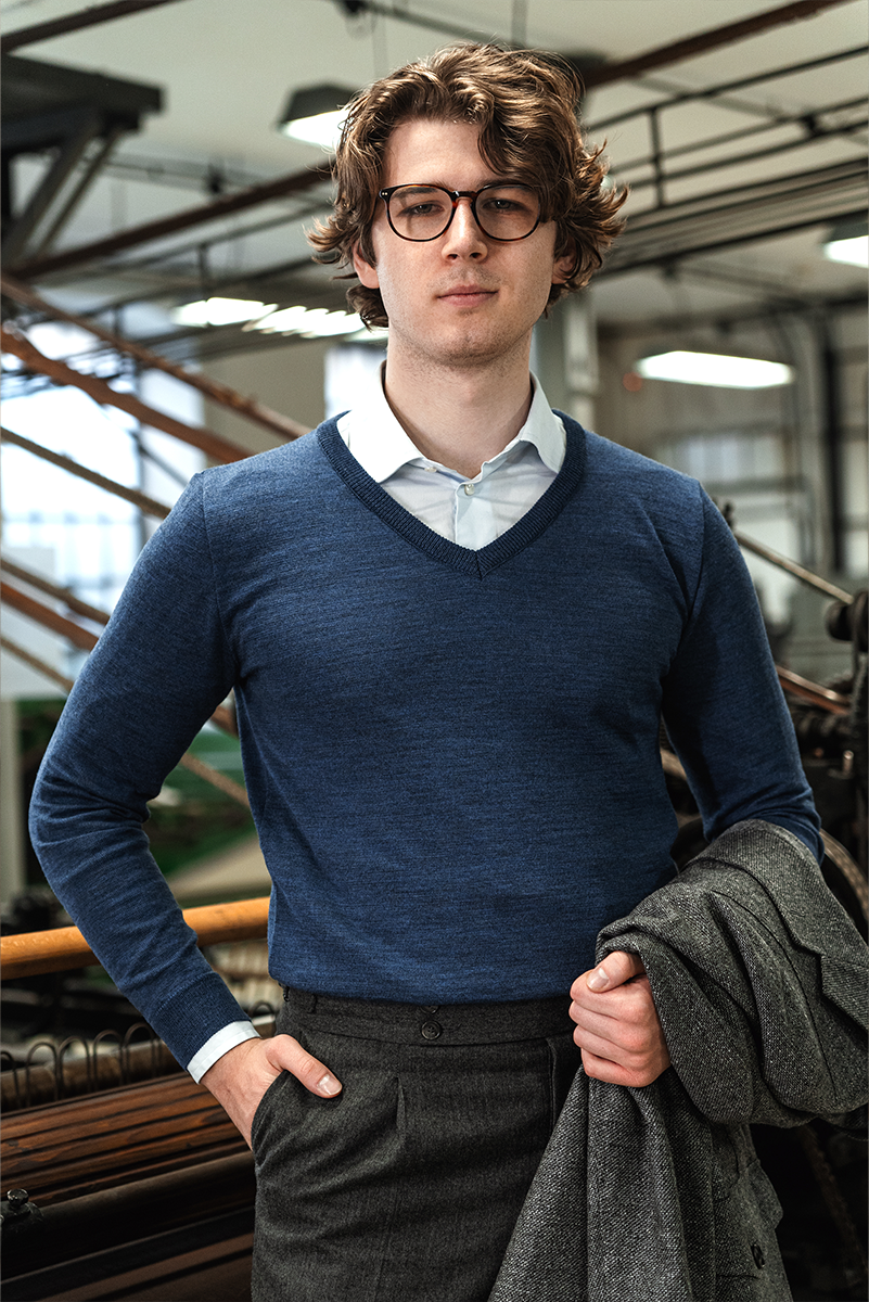 Niebieski sweter Merino v-neck