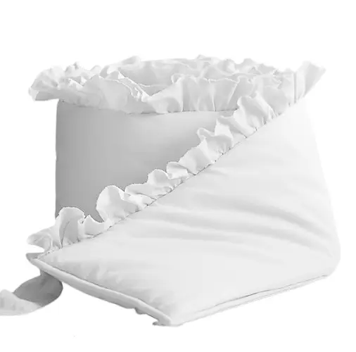 Ochraniacz do łóżeczka biały z falbaną - 420x30 cm