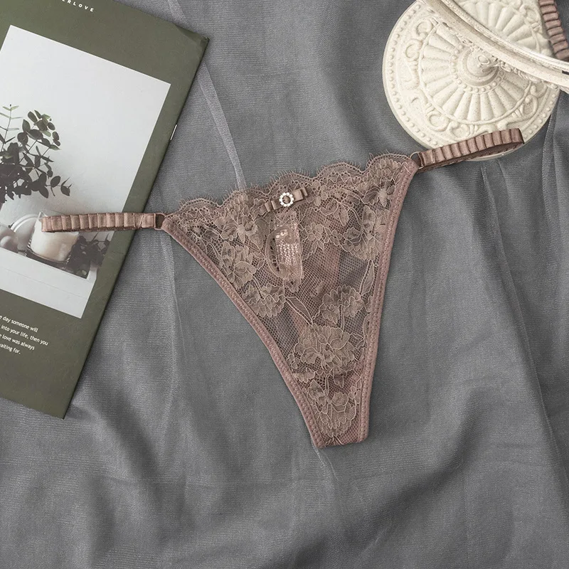 Seksowne stringi koronkowe 057