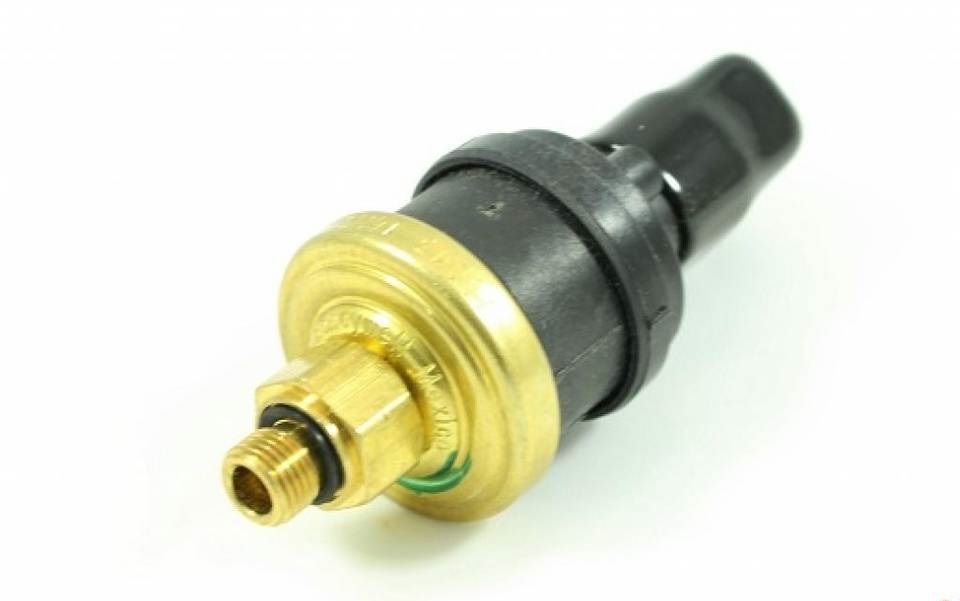 Czujnik ciśnienia hydrauliki New Holland Case 82025340 CNH
