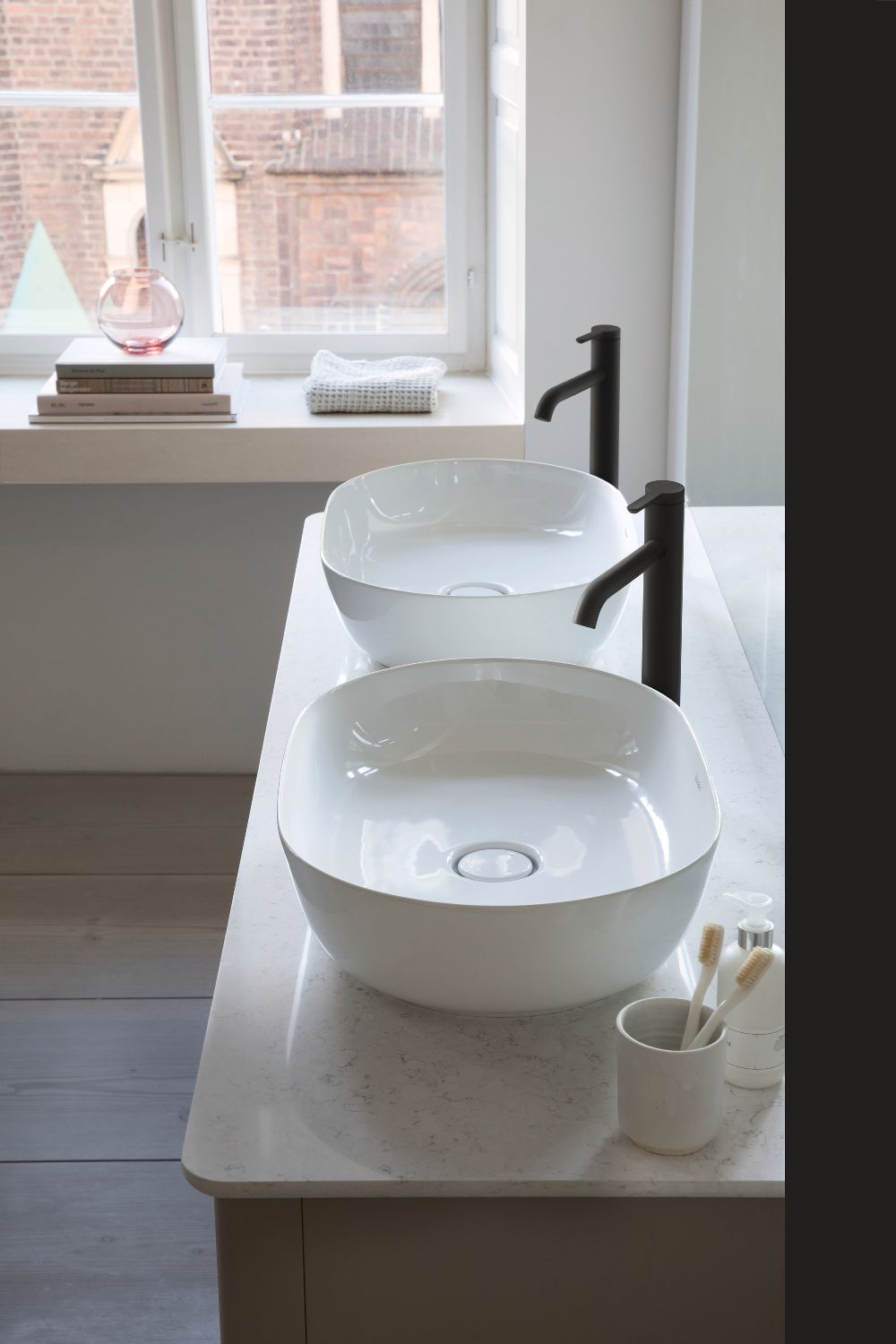 Duravit C.1 bateria umywalkowa stojąca czarny mat C11040002046