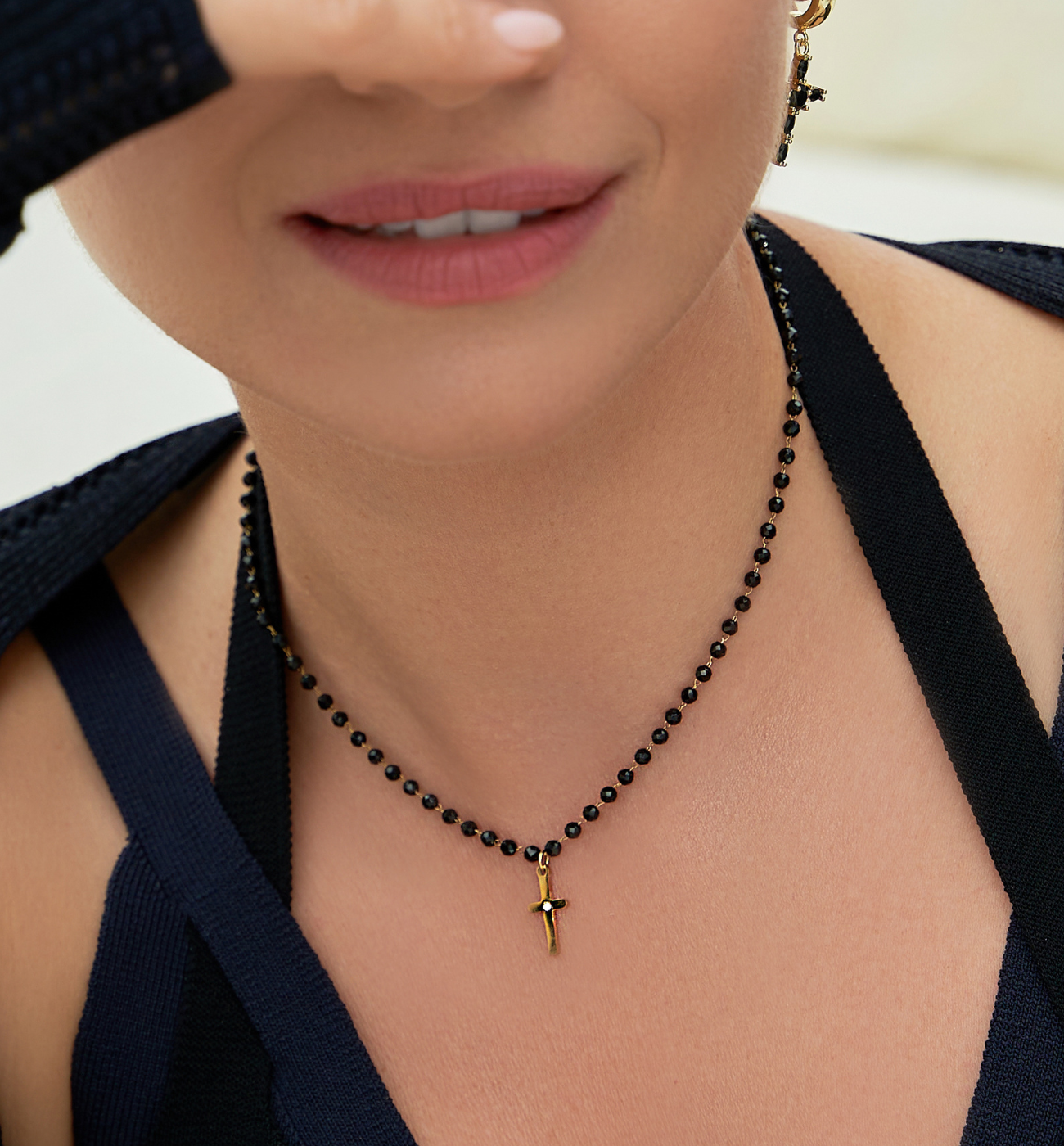 Naszyjnik czarny z krzyżykiem Classic Cross NSY0043 - By Dziubeka