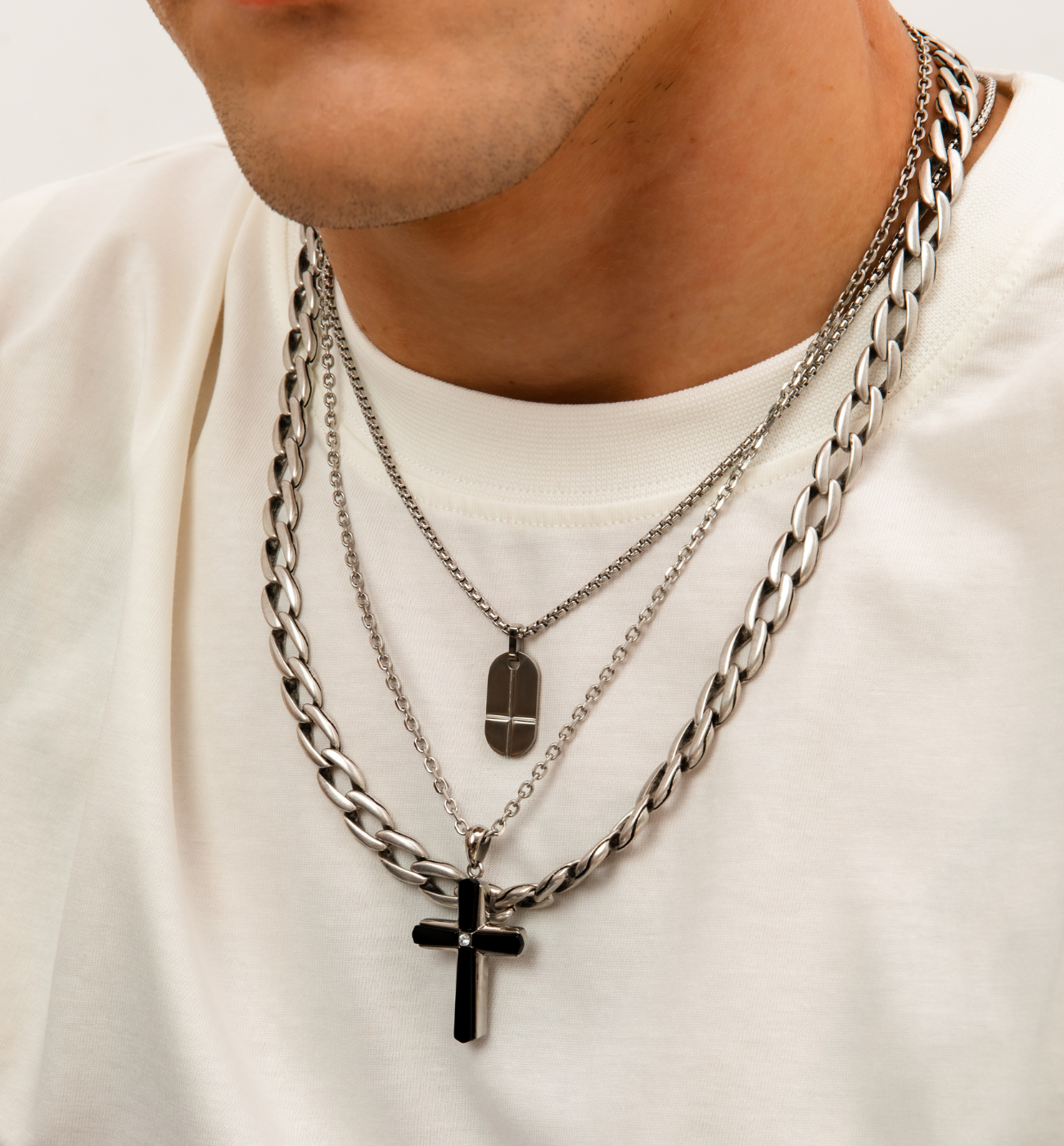 Naszyjnik z krzyżem i onyksem - By Dziubeka