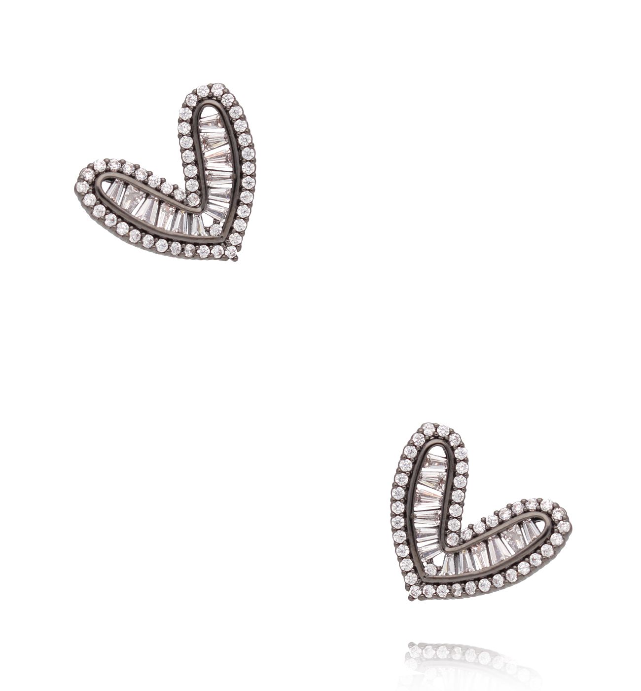 Kolczyki w kształcie serca wysadzane cyrkoniami KLU0122